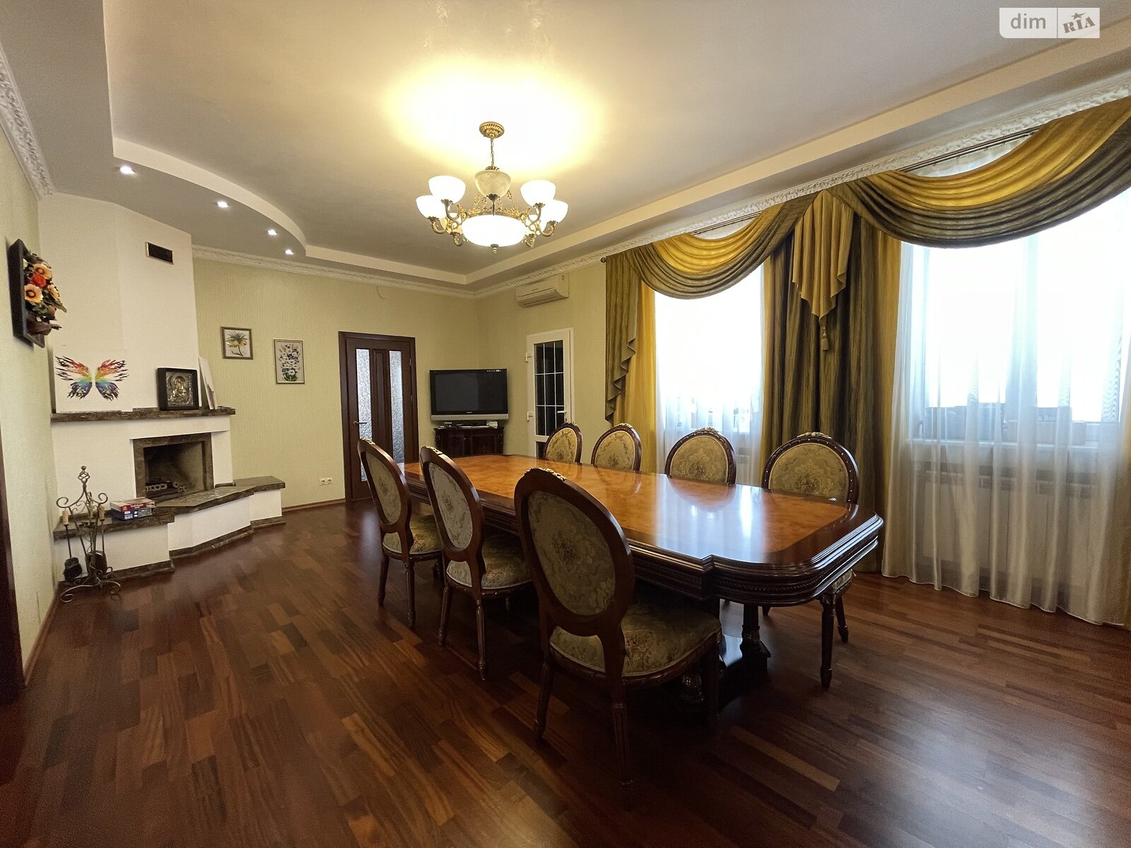 двухэтажный дом с гаражом, 308.5 кв. м, кирпич. Продажа в Гореничах фото 1