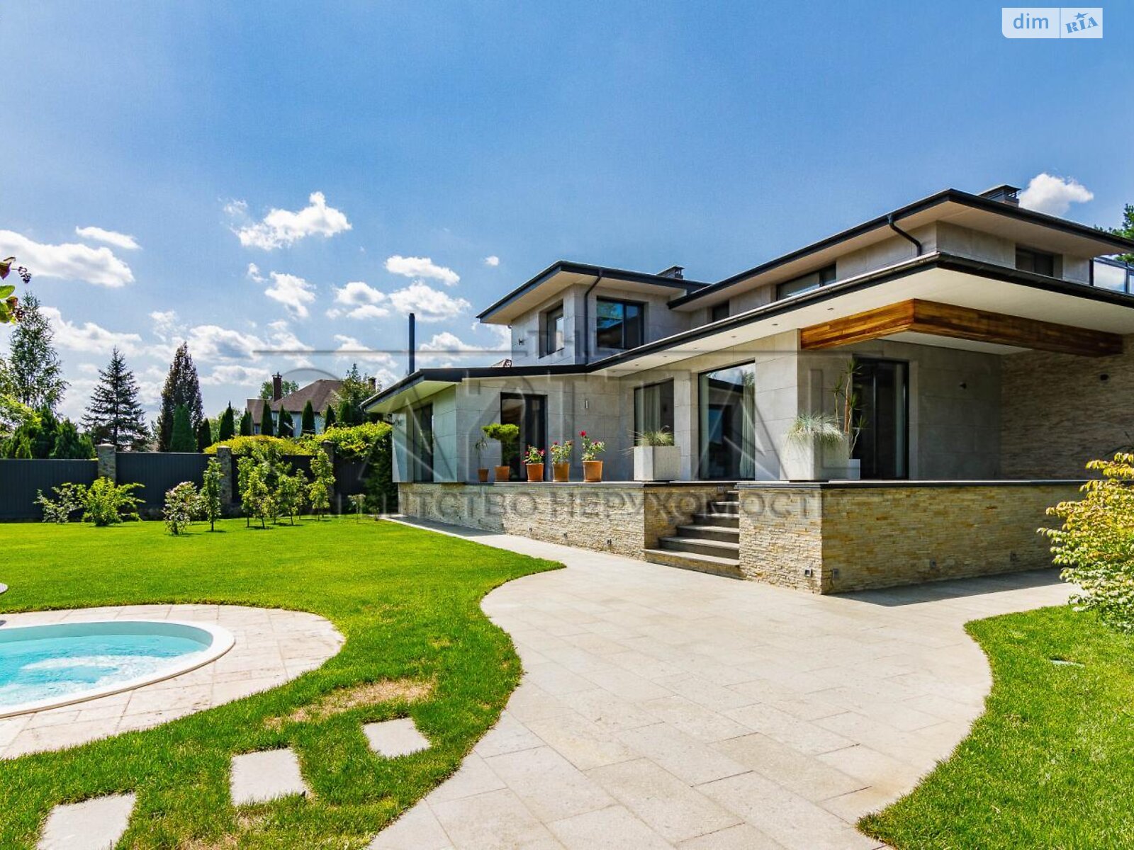 двухэтажный дом с гаражом, 350.8 кв. м, кирпич. Продажа в Гореничах фото 1 двухэтажный дом с гаражом, 350.8 кв. м, кирпич. Продажа в Гореничах фото 1