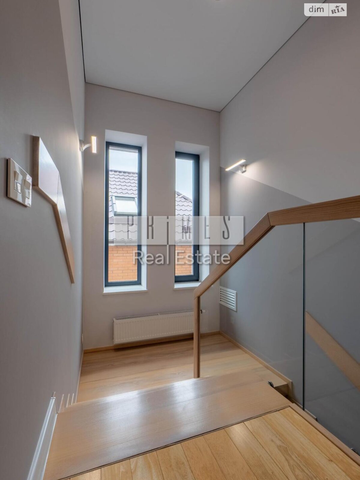 двухэтажный дом с верандой, 350 кв. м, кирпич. Продажа в Гореничах фото 1 двухэтажный дом с верандой, 350 кв. м, кирпич. Продажа в Гореничах фото 1
