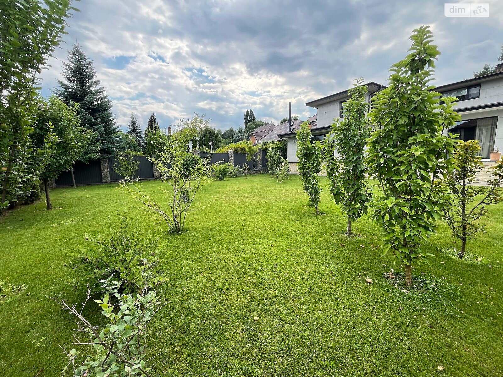 двоповерховий будинок з гаражем, 350 кв. м, цегла. Продаж у Гореничах фото 1 двоповерховий будинок з гаражем, 350 кв. м, цегла. Продаж у Гореничах фото 1