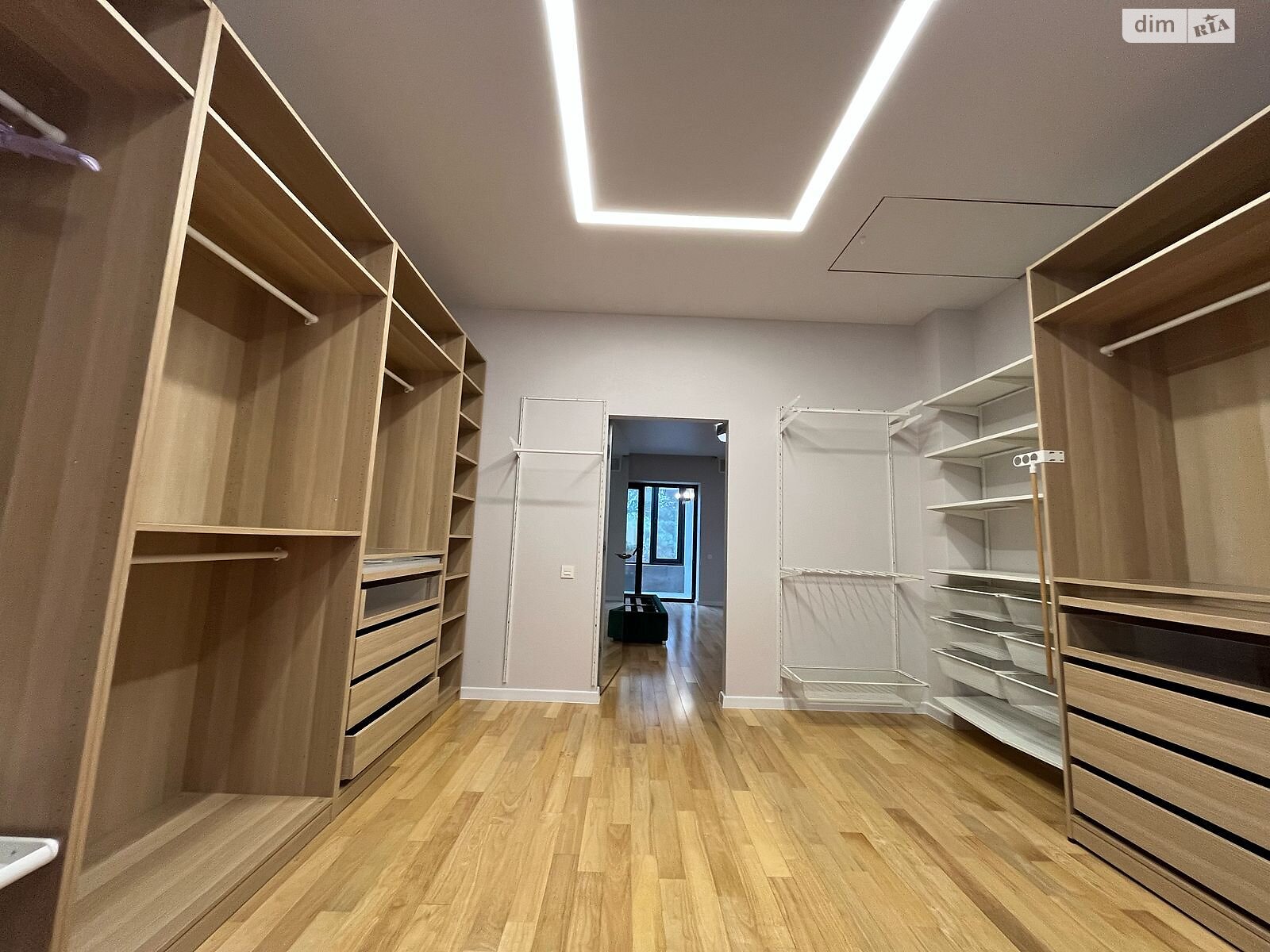 двоповерховий будинок з гаражем, 350 кв. м, цегла. Продаж у Гореничах фото 1 двоповерховий будинок з гаражем, 350 кв. м, цегла. Продаж у Гореничах фото 1
