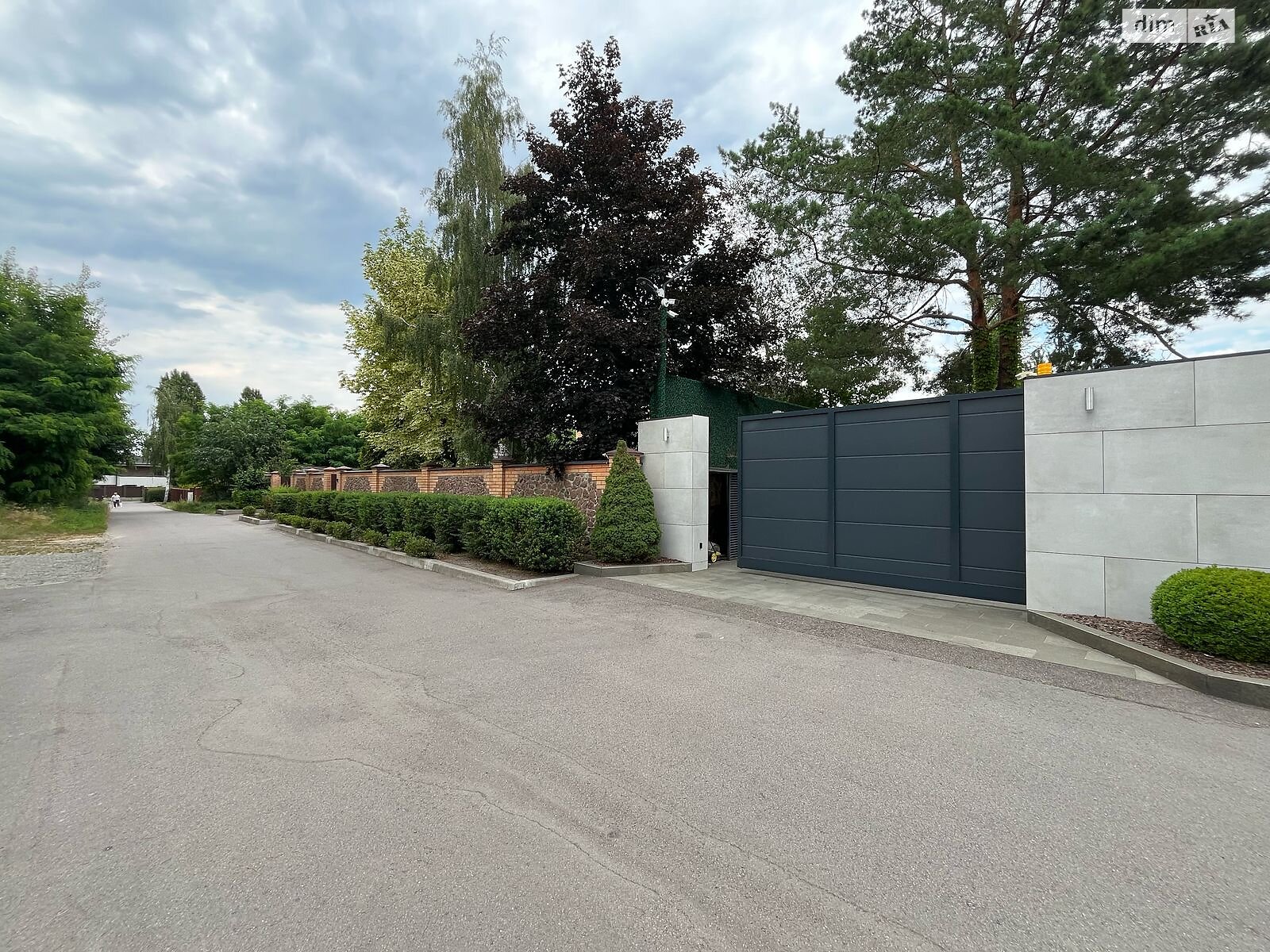 двоповерховий будинок з гаражем, 350 кв. м, цегла. Продаж у Гореничах фото 1 двоповерховий будинок з гаражем, 350 кв. м, цегла. Продаж у Гореничах фото 1