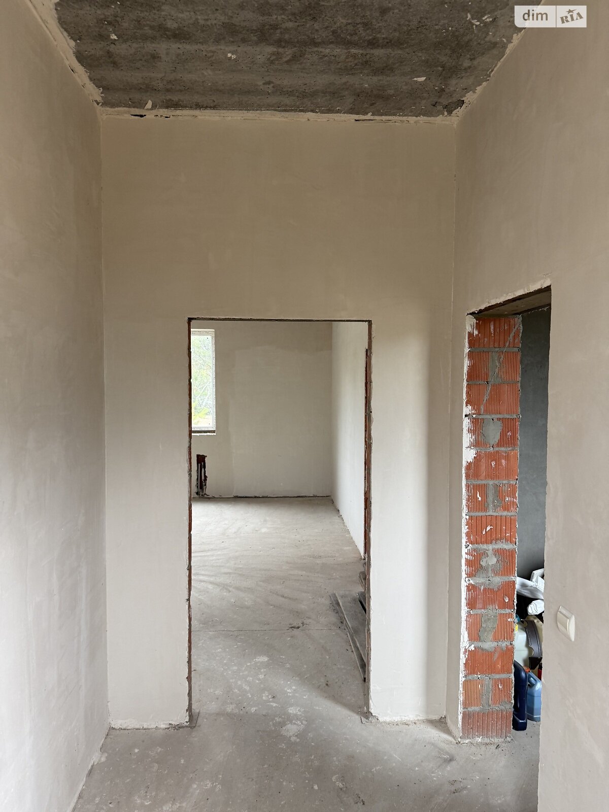 двухэтажный дом с ремонтом, 150 кв. м, кирпич. Продажа в Гореничах фото 1