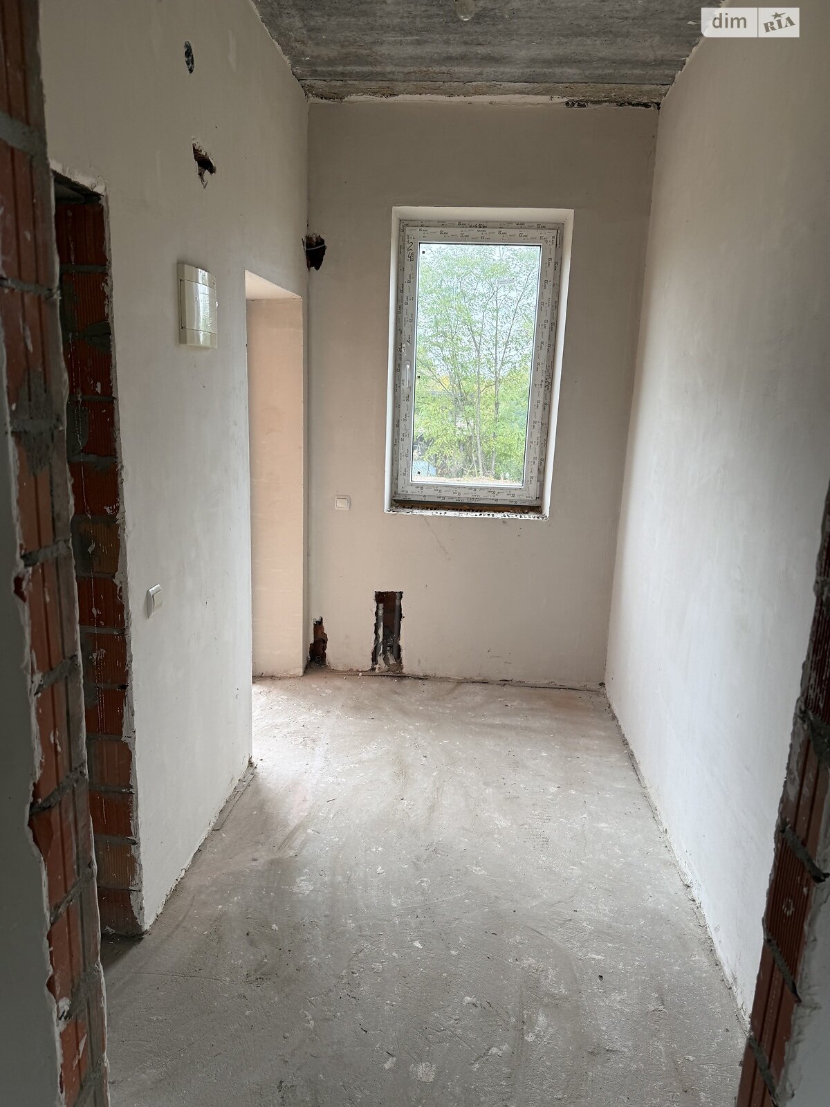 двухэтажный дом с ремонтом, 150 кв. м, кирпич. Продажа в Гореничах фото 1