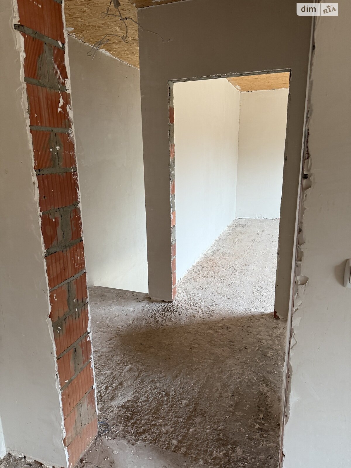 двухэтажный дом с ремонтом, 150 кв. м, кирпич. Продажа в Гореничах фото 1