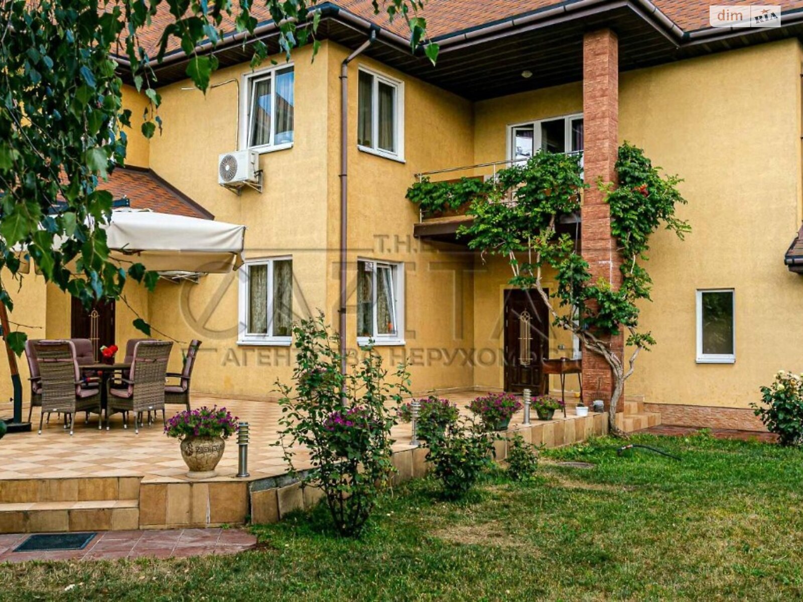 двухэтажный дом с ремонтом, 465 кв. м, кирпич. Продажа в Гореничах фото 1