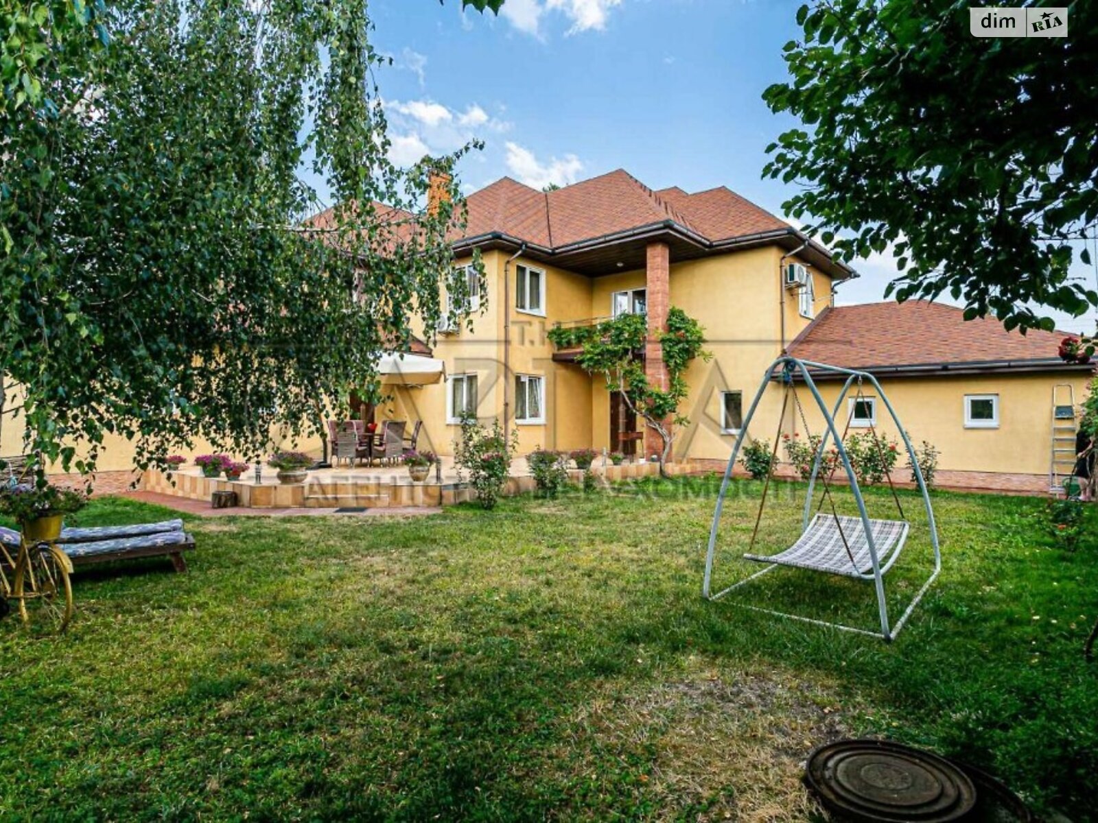 двухэтажный дом с ремонтом, 465 кв. м, кирпич. Продажа в Гореничах фото 1