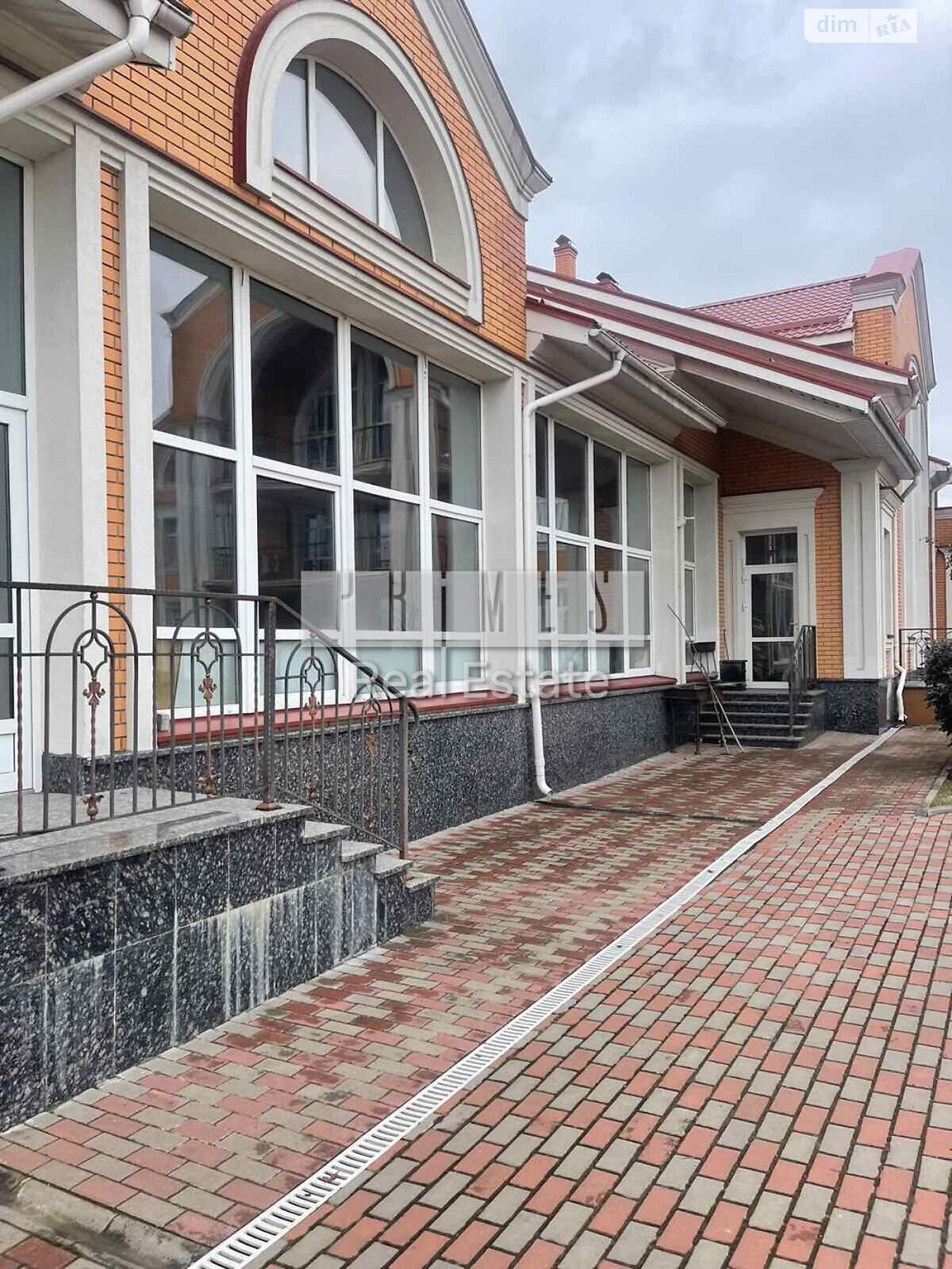 трехэтажный дом, 2500 кв. м, кирпич. Продажа в Гореничах фото 1