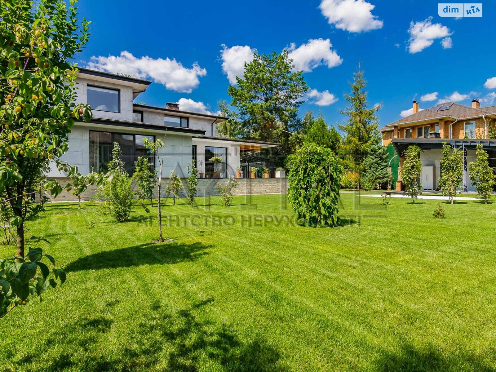 двухэтажный дом, 350 кв. м, кирпич. Продажа в Гореничах фото 1 двухэтажный дом, 350 кв. м, кирпич. Продажа в Гореничах фото 1