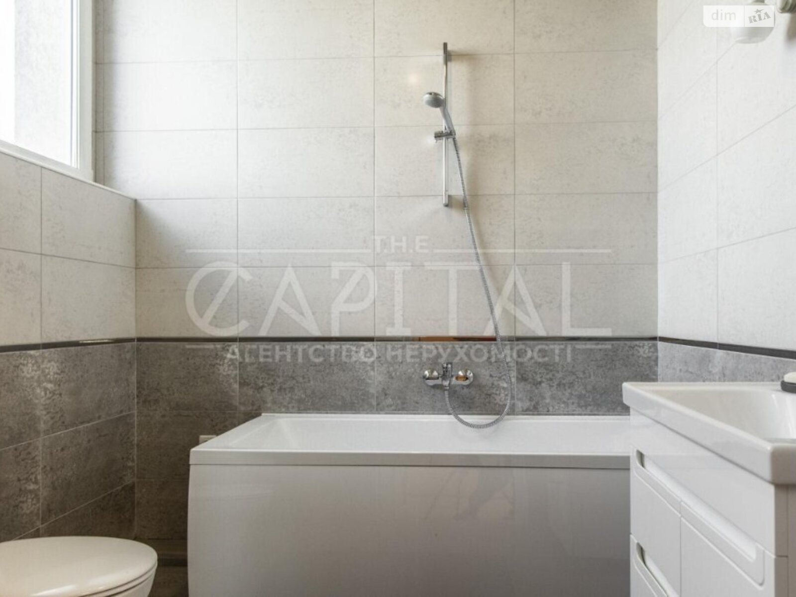 двоповерховий будинок, 600 кв. м, цегла. Продаж у Гореничах фото 1 двоповерховий будинок, 600 кв. м, цегла. Продаж у Гореничах фото 1