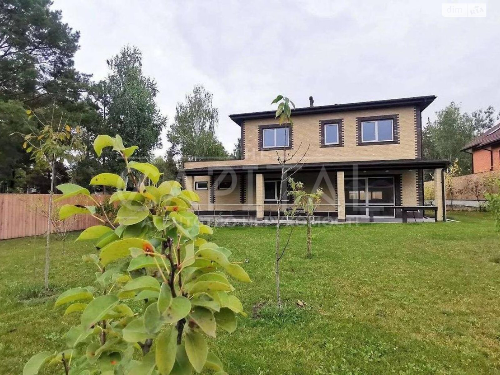 двухэтажный дом с гаражом, 218 кв. м, кирпич. Продажа в Гореничах фото 1 двухэтажный дом с гаражом, 218 кв. м, кирпич. Продажа в Гореничах фото 1