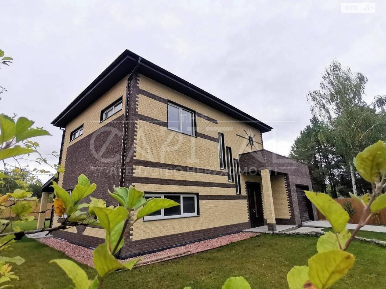 двухэтажный дом с гаражом, 218 кв. м, кирпич. Продажа в Гореничах фото 1 двухэтажный дом с гаражом, 218 кв. м, кирпич. Продажа в Гореничах фото 1
