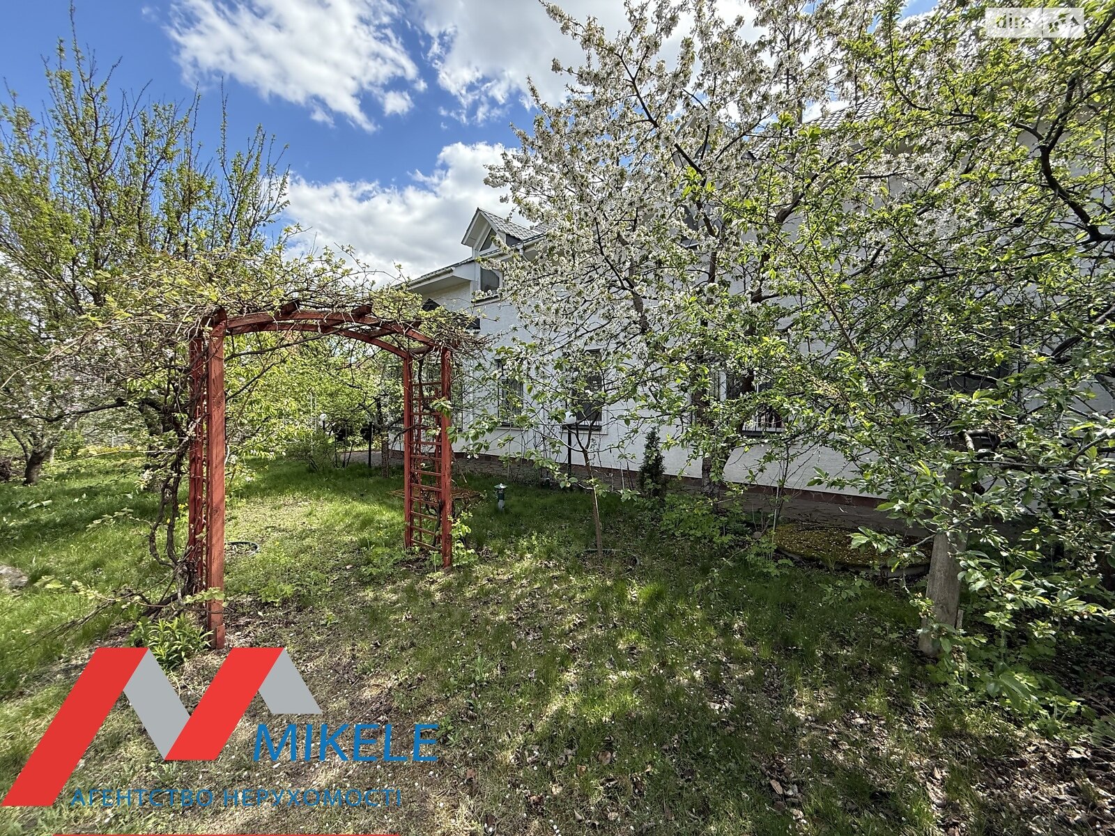 двухэтажный дом с гаражом, 265.3 кв. м, кирпич. Продажа в Гореничах фото 1 двухэтажный дом с гаражом, 265.3 кв. м, кирпич. Продажа в Гореничах фото 1