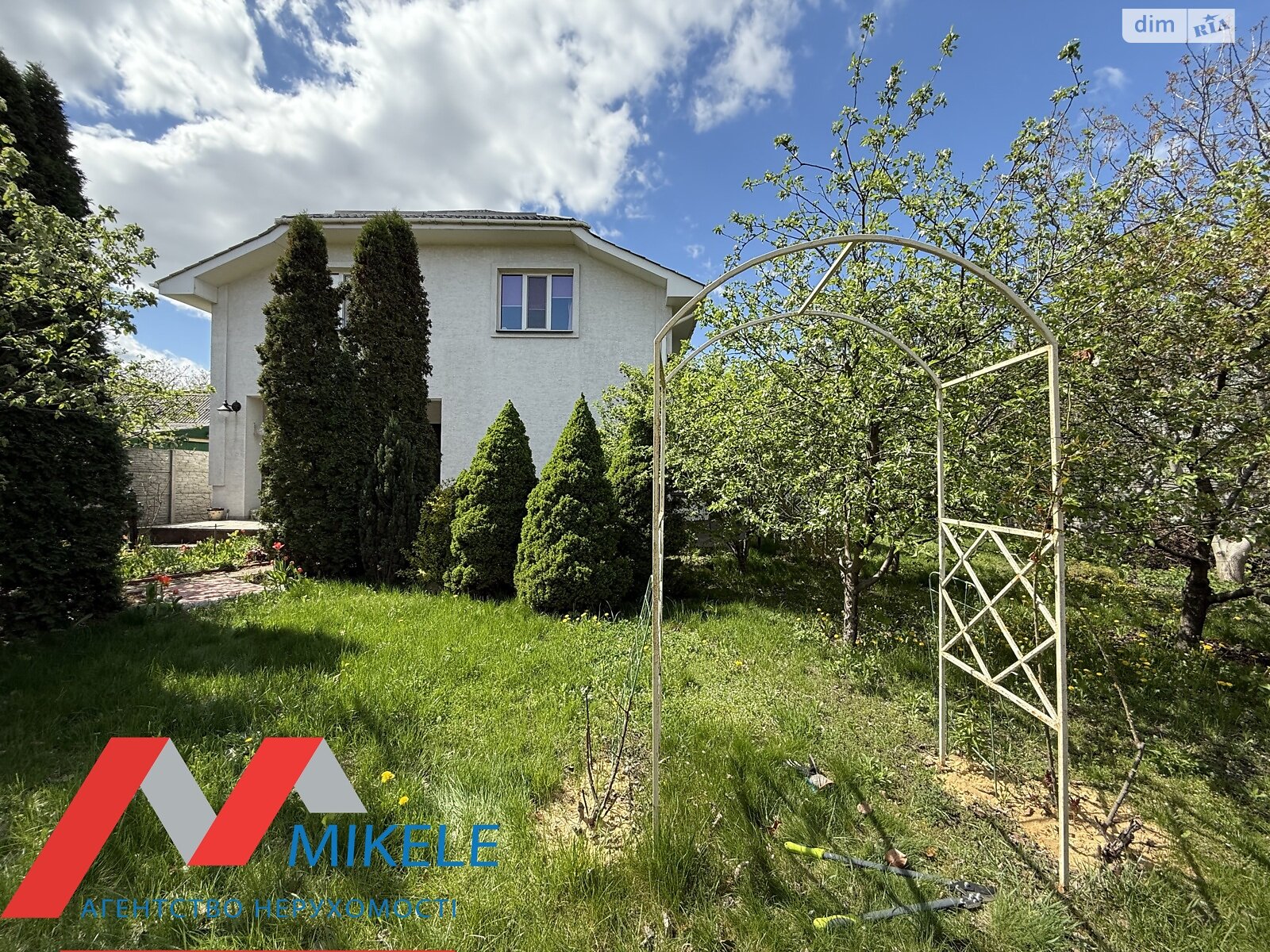 двухэтажный дом с гаражом, 265.3 кв. м, кирпич. Продажа в Гореничах фото 1 двухэтажный дом с гаражом, 265.3 кв. м, кирпич. Продажа в Гореничах фото 1