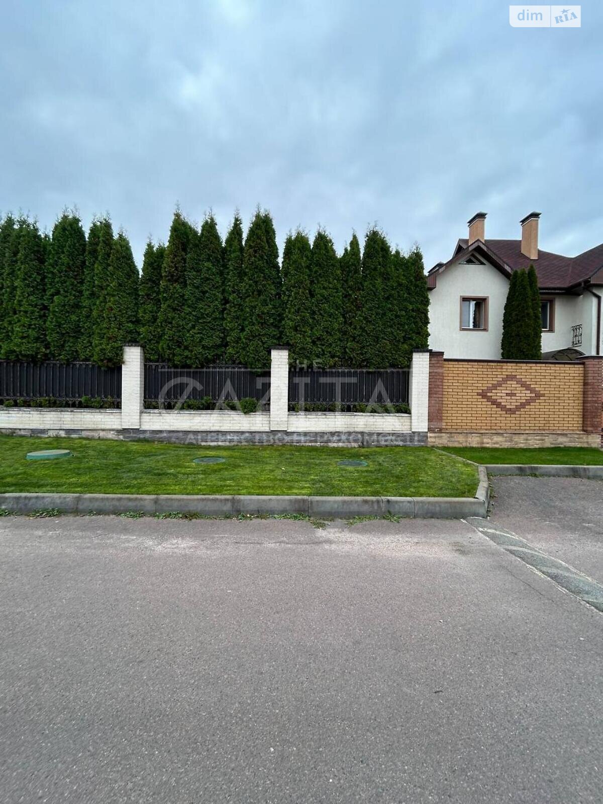 двухэтажный дом с отоплением, 443.7 кв. м, кирпич. Продажа в Гореничах фото 1