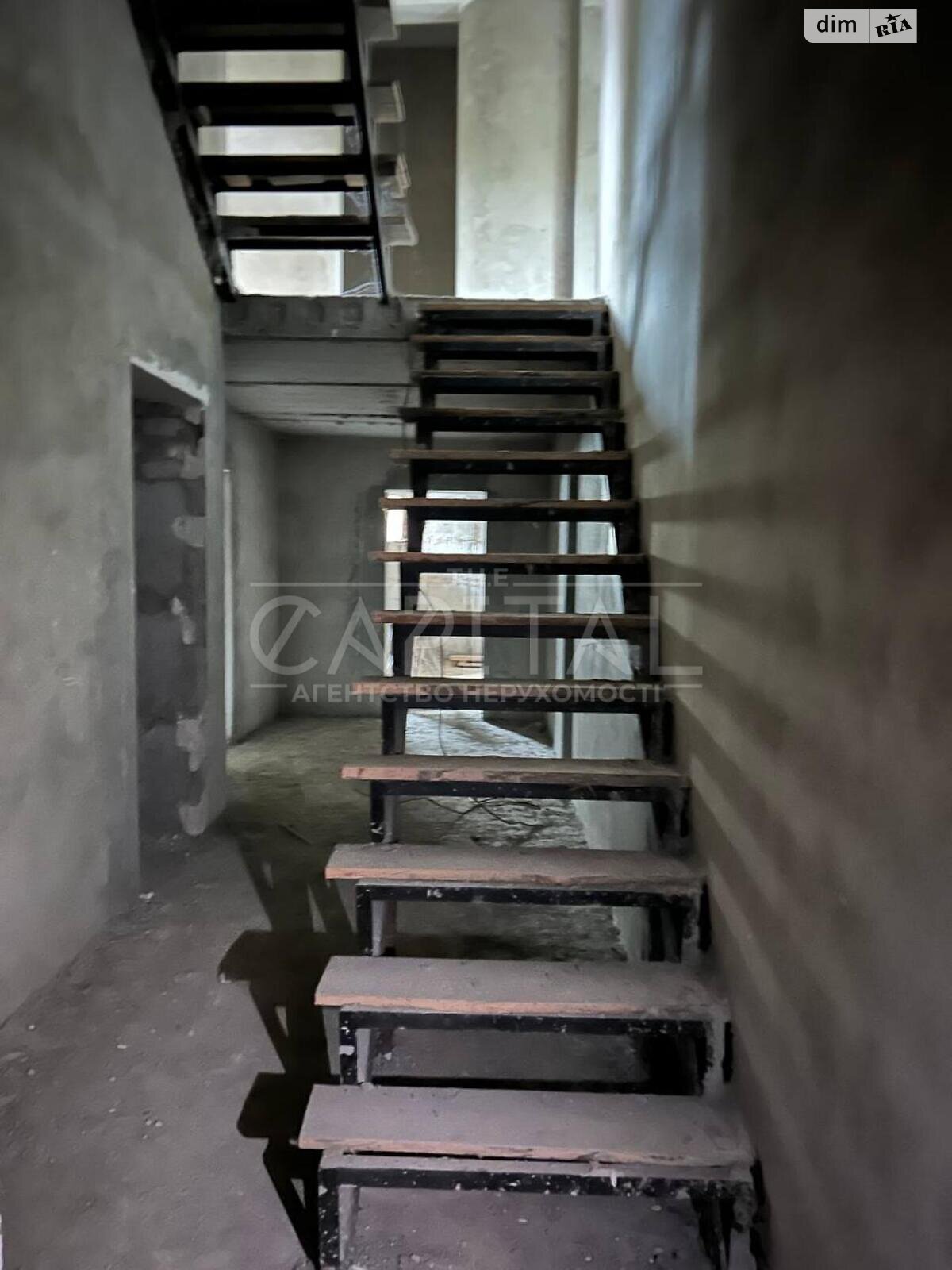 двухэтажный дом с отоплением, 443.7 кв. м, кирпич. Продажа в Гореничах фото 1