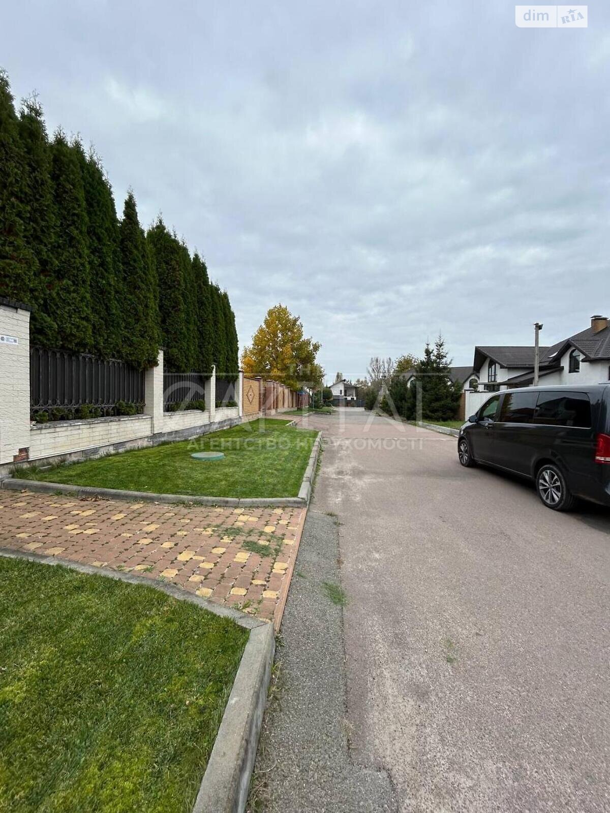 двухэтажный дом с отоплением, 443.7 кв. м, кирпич. Продажа в Гореничах фото 1