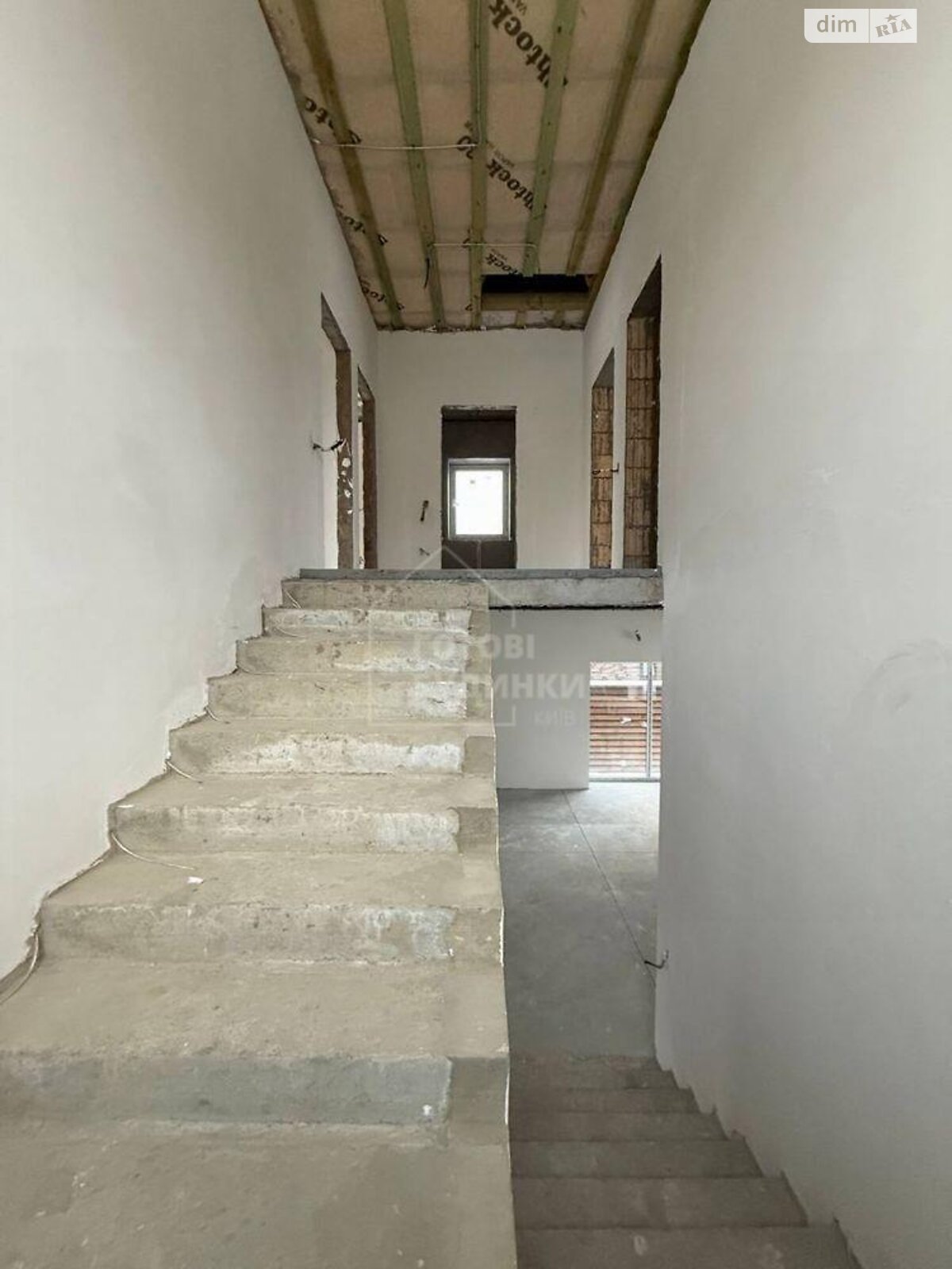 двухэтажный дом, 200 кв. м, кирпич. Продажа в Гореничах фото 1