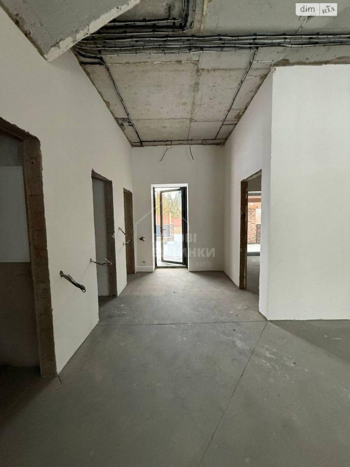 двухэтажный дом, 200 кв. м, кирпич. Продажа в Гореничах фото 1