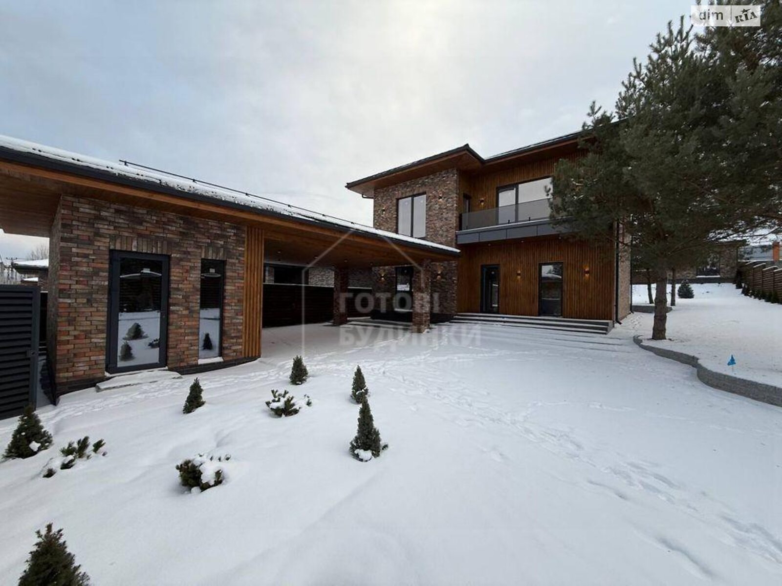 двухэтажный дом, 200 кв. м, кирпич. Продажа в Гореничах фото 1