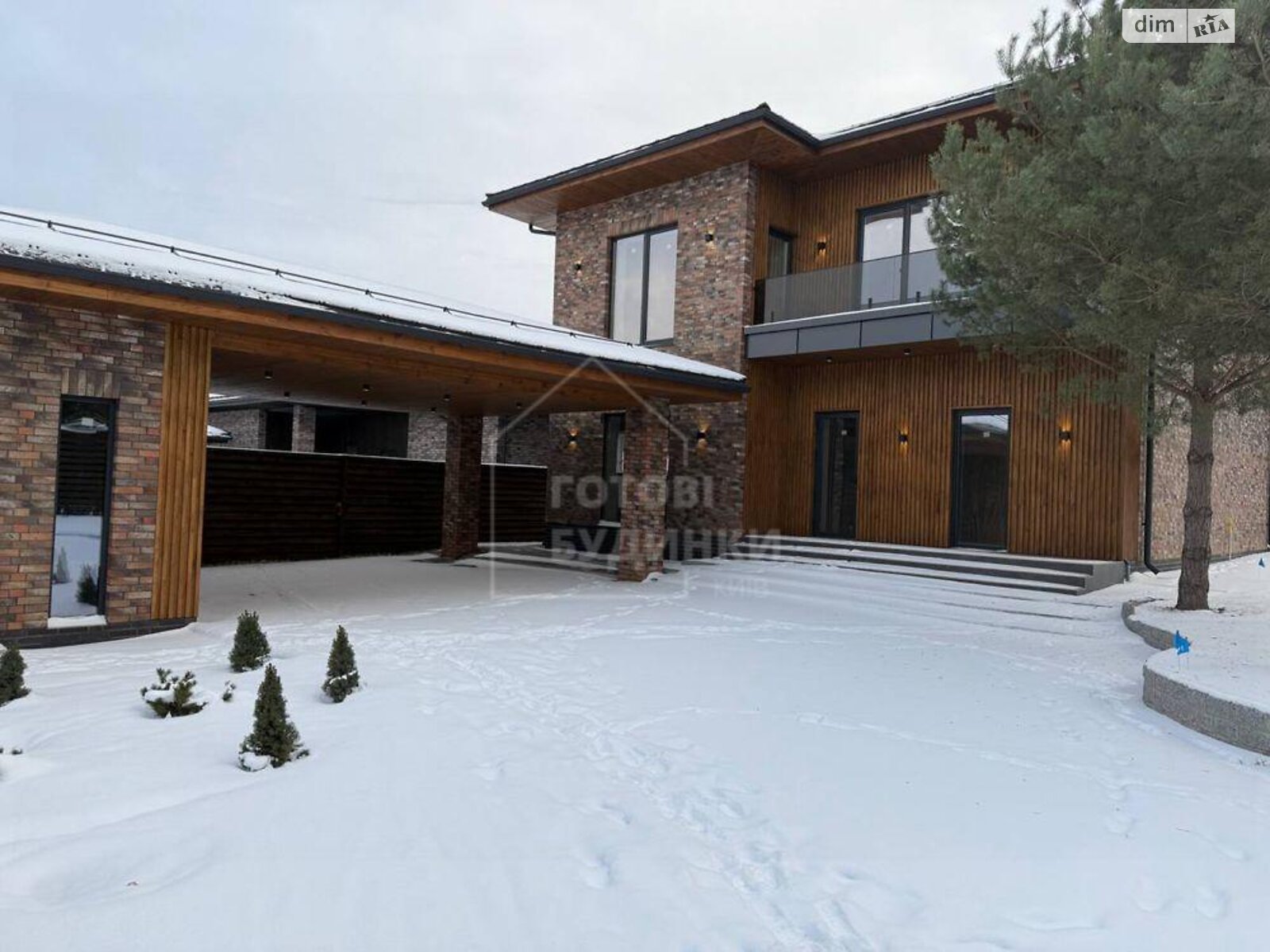 двухэтажный дом, 200 кв. м, кирпич. Продажа в Гореничах фото 1