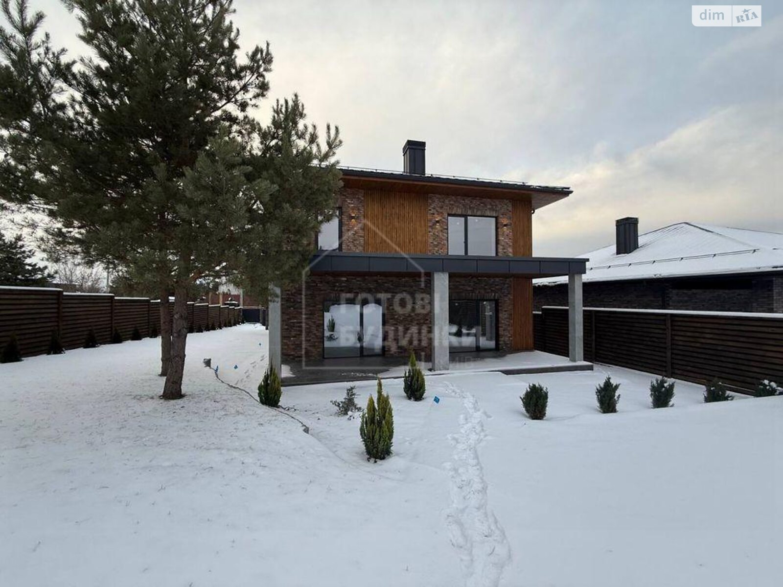 двухэтажный дом, 200 кв. м, кирпич. Продажа в Гореничах фото 1