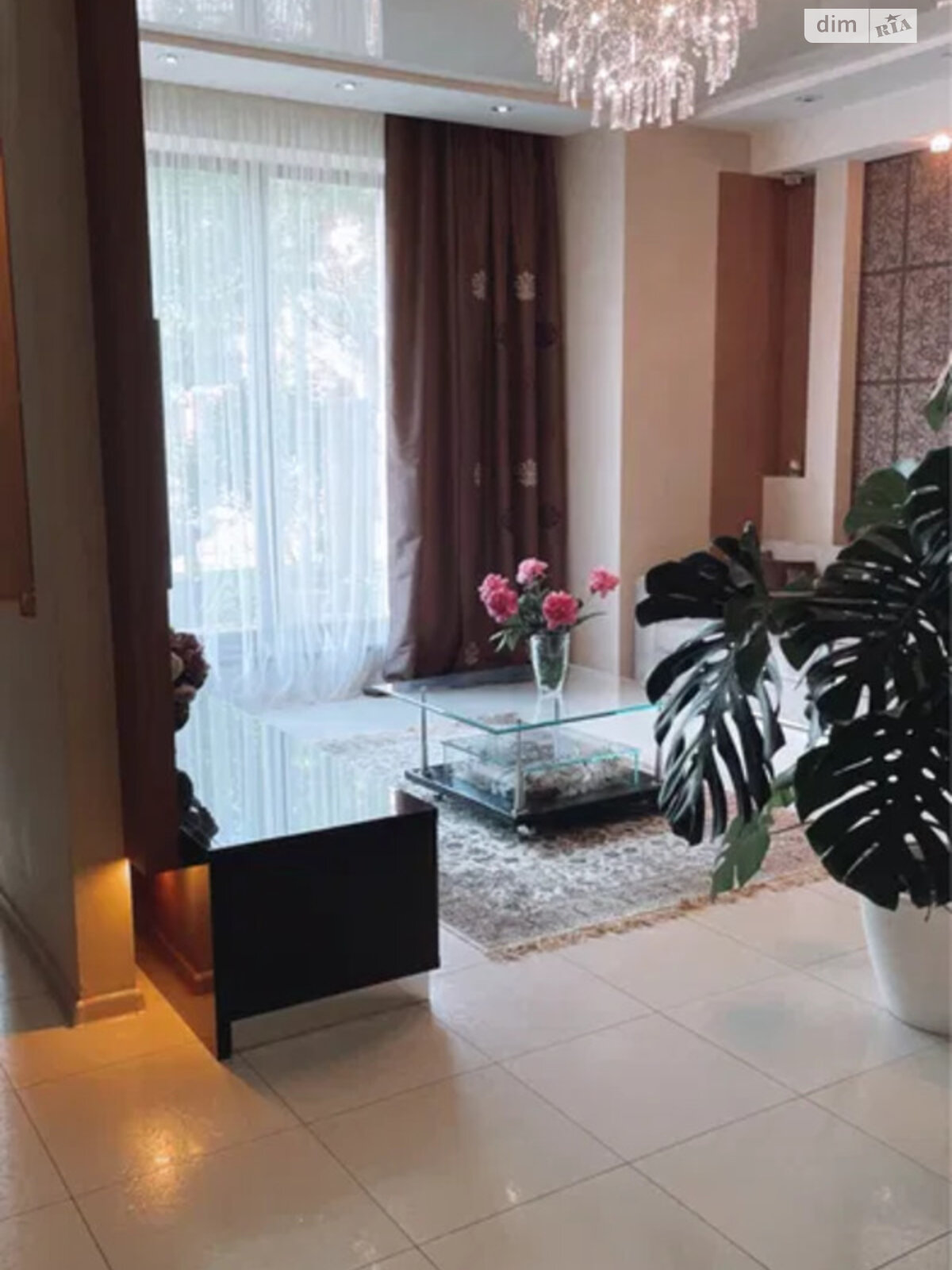 трехэтажный дом с гаражом, 363 кв. м, кирпич. Продажа в Горишних Плавнях фото 1