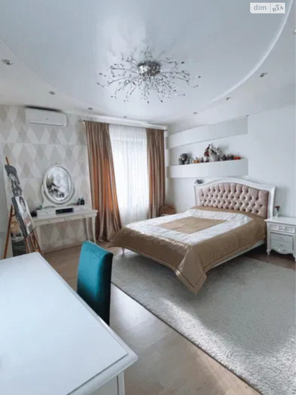 трехэтажный дом с гаражом, 363 кв. м, кирпич. Продажа в Горишних Плавнях фото 1