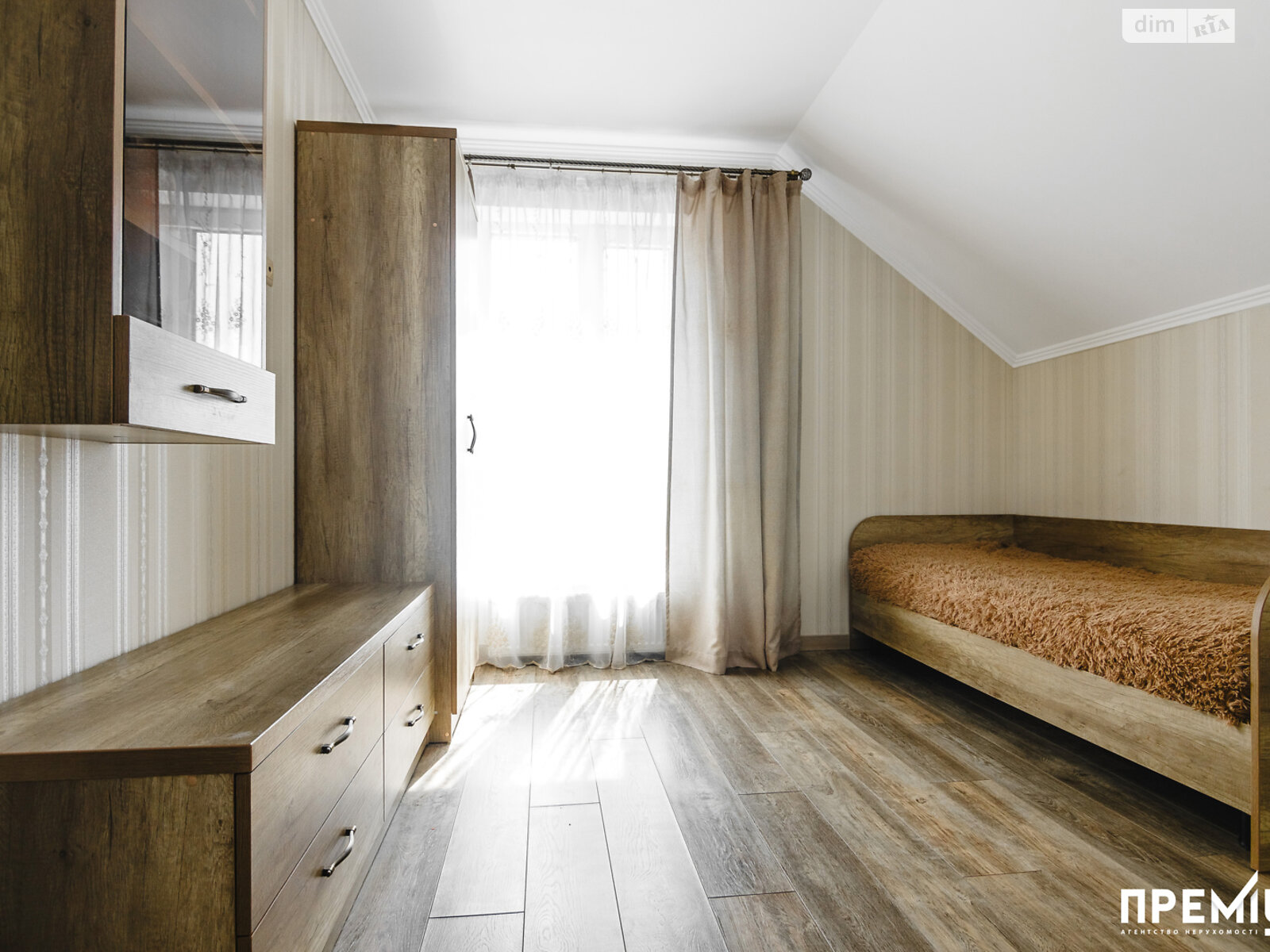 двоповерховий будинок з опаленням, 150 кв. м, цегла. Продаж у Городищі фото 1 двоповерховий будинок з опаленням, 150 кв. м, цегла. Продаж у Городищі фото 1