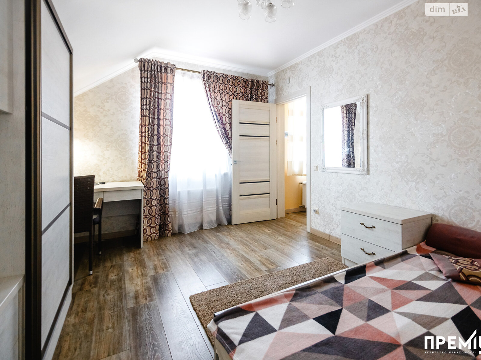 двоповерховий будинок з опаленням, 150 кв. м, цегла. Продаж у Городищі фото 1 двоповерховий будинок з опаленням, 150 кв. м, цегла. Продаж у Городищі фото 1