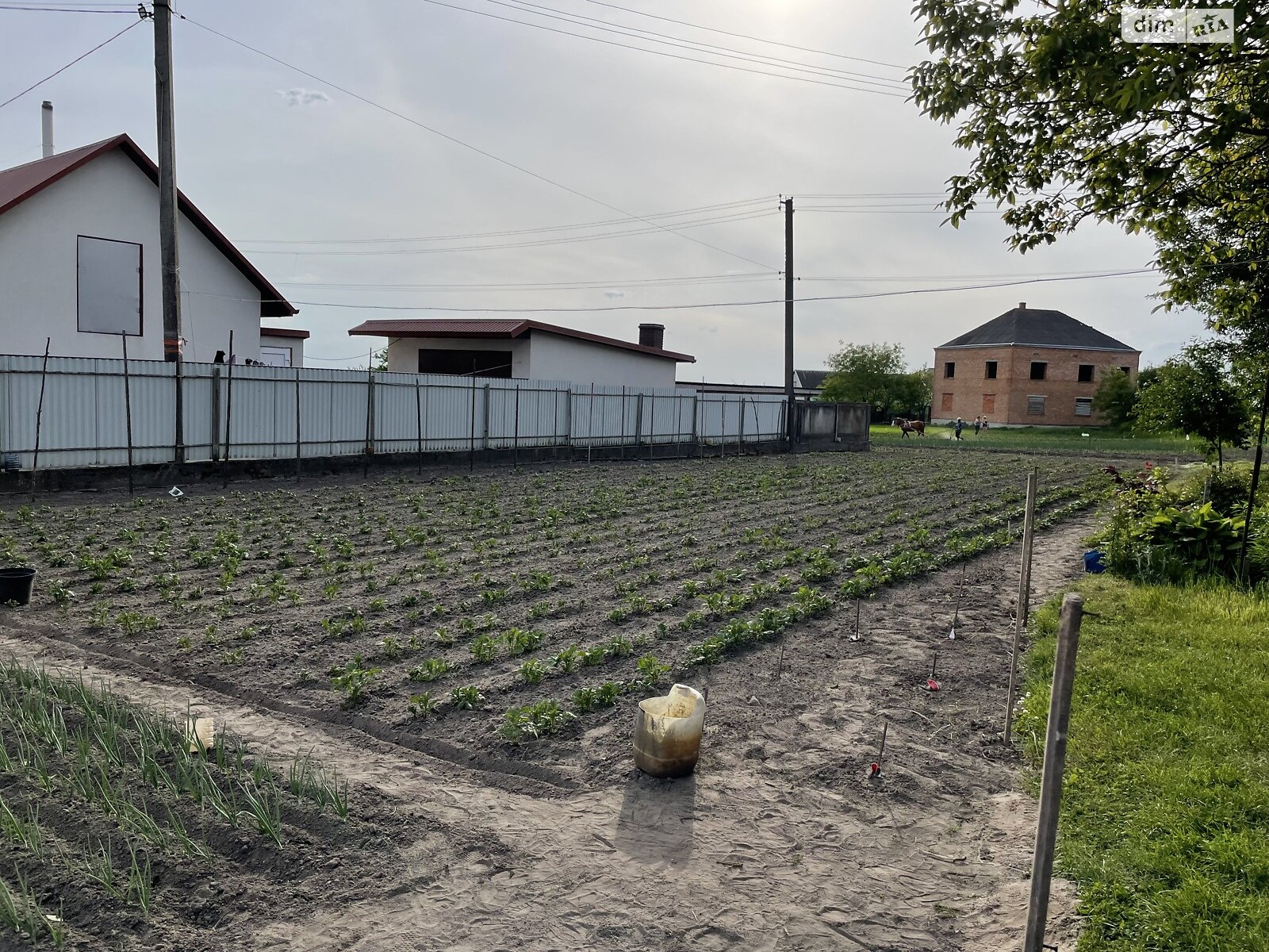 трехэтажный дом с гаражом, 335.8 кв. м, кирпич. Продажа в Кернице фото 1