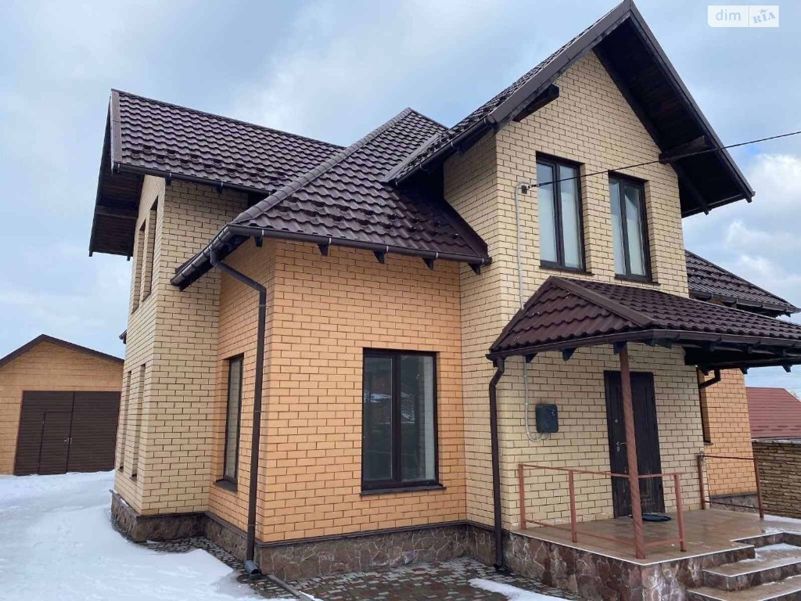 двухэтажный дом с ремонтом, 172 кв. м, кирпич. Продажа в Городке фото 1