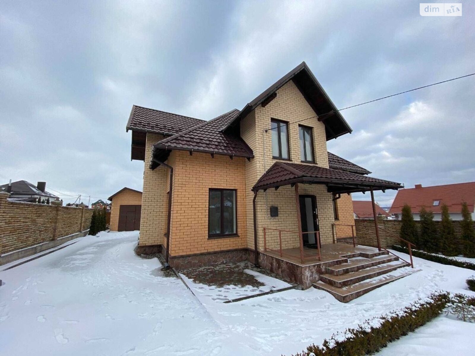 двухэтажный дом с ремонтом, 172 кв. м, кирпич. Продажа в Городке фото 1