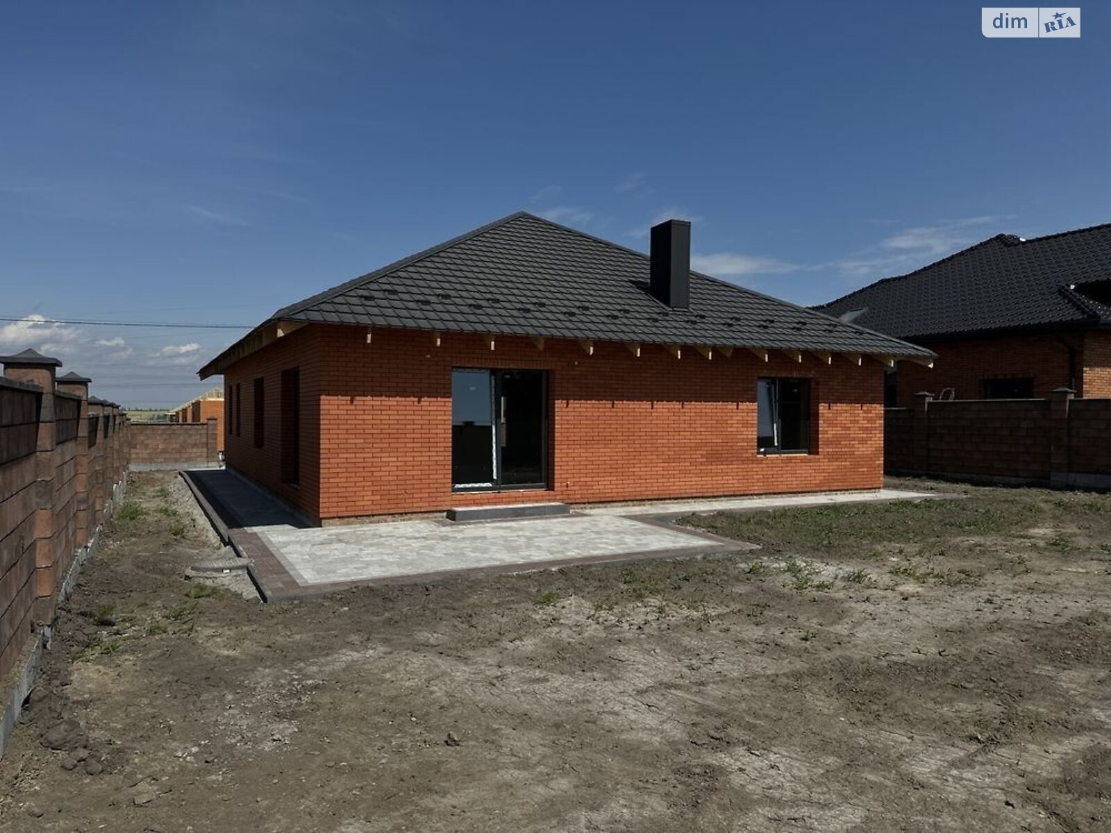 одноэтажный дом с гаражом, 130 кв. м, кирпич. Продажа в Городке фото 1 одноэтажный дом с гаражом, 130 кв. м, кирпич. Продажа в Городке фото 1