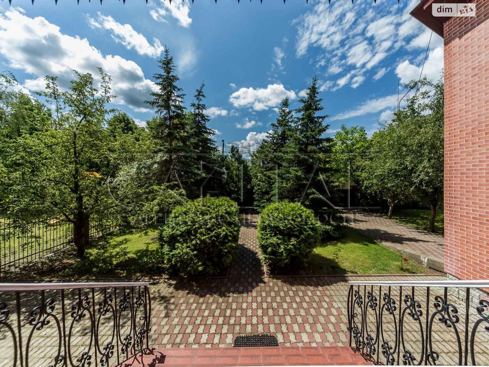 трехэтажный дом с отоплением, 420 кв. м, кирпич. Продажа в Гостомеле фото 1