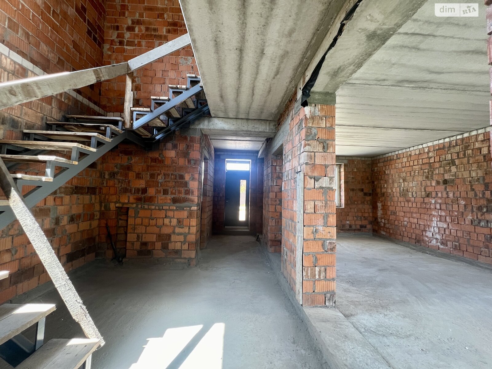 двухэтажный дом с балконом, 143 кв. м, керамический кирпич. Продажа в Гостомеле фото 1 двухэтажный дом с балконом, 143 кв. м, керамический кирпич. Продажа в Гостомеле фото 1