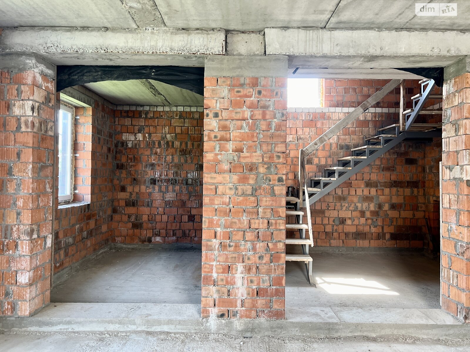 двухэтажный дом с балконом, 143 кв. м, керамический кирпич. Продажа в Гостомеле фото 1 двухэтажный дом с балконом, 143 кв. м, керамический кирпич. Продажа в Гостомеле фото 1