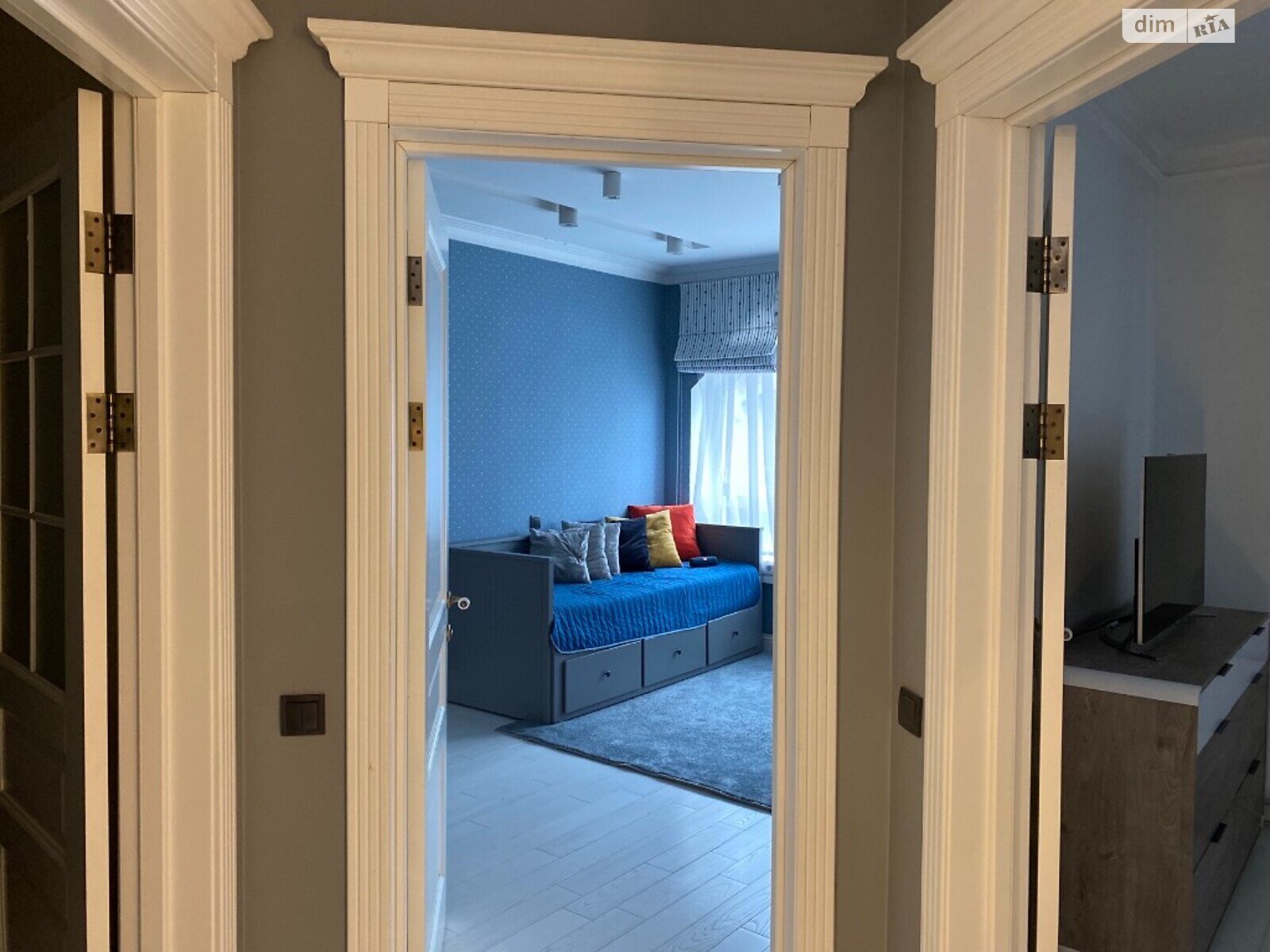 трехэтажный дом с отоплением, 106 кв. м, кирпич. Продажа в Гостомеле фото 1 трехэтажный дом с отоплением, 106 кв. м, кирпич. Продажа в Гостомеле фото 1