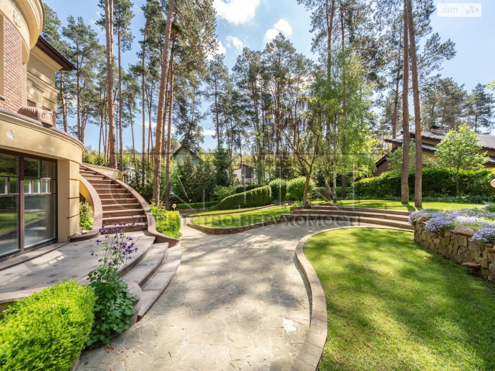 триповерховий будинок з балконом, 580 кв. м, кирпич. Продаж у Гостомелі фото 1