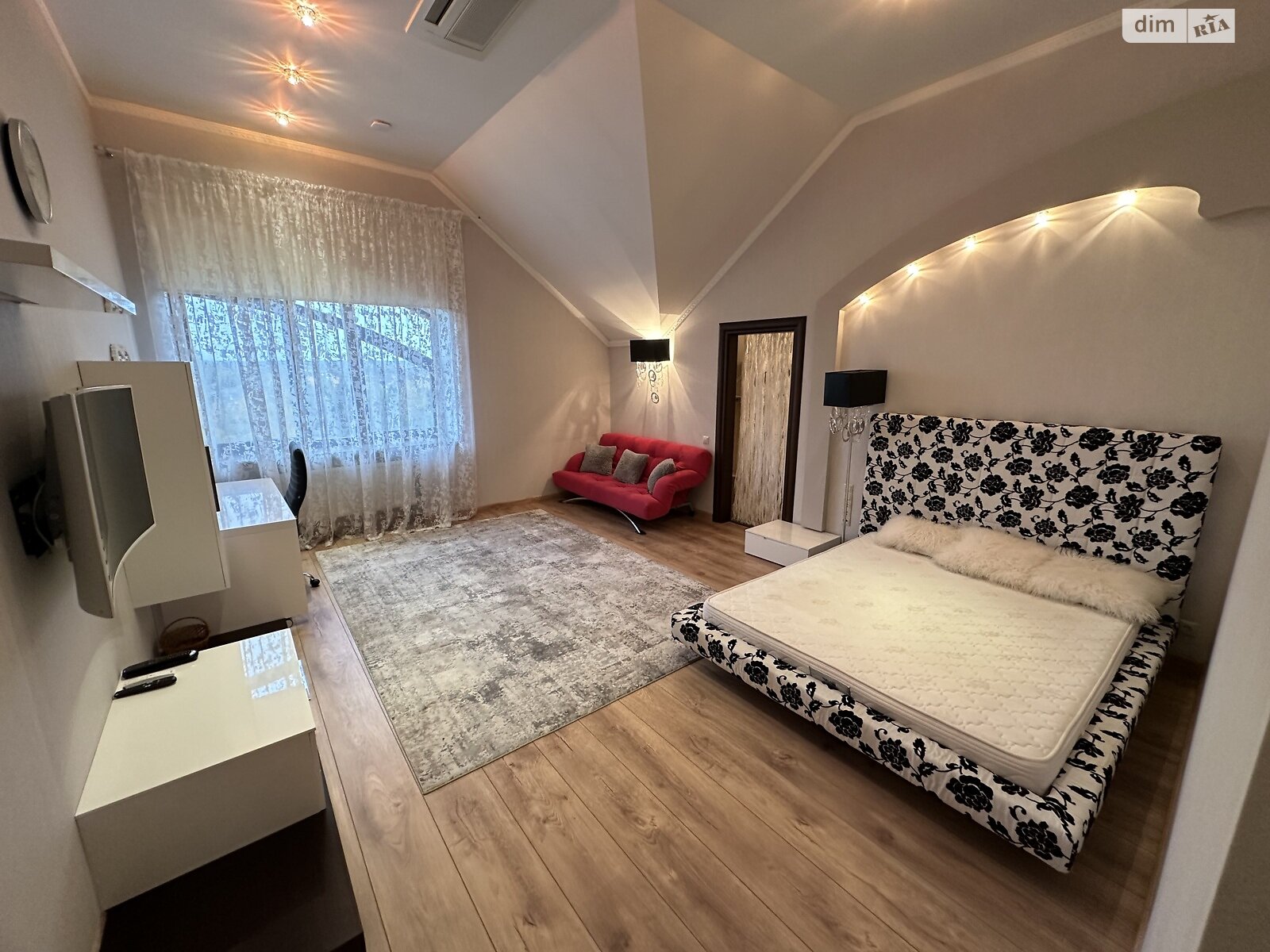 двухэтажный дом, 500 кв. м, кирпич. Продажа в Гостомеле фото 1 двухэтажный дом, 500 кв. м, кирпич. Продажа в Гостомеле фото 1