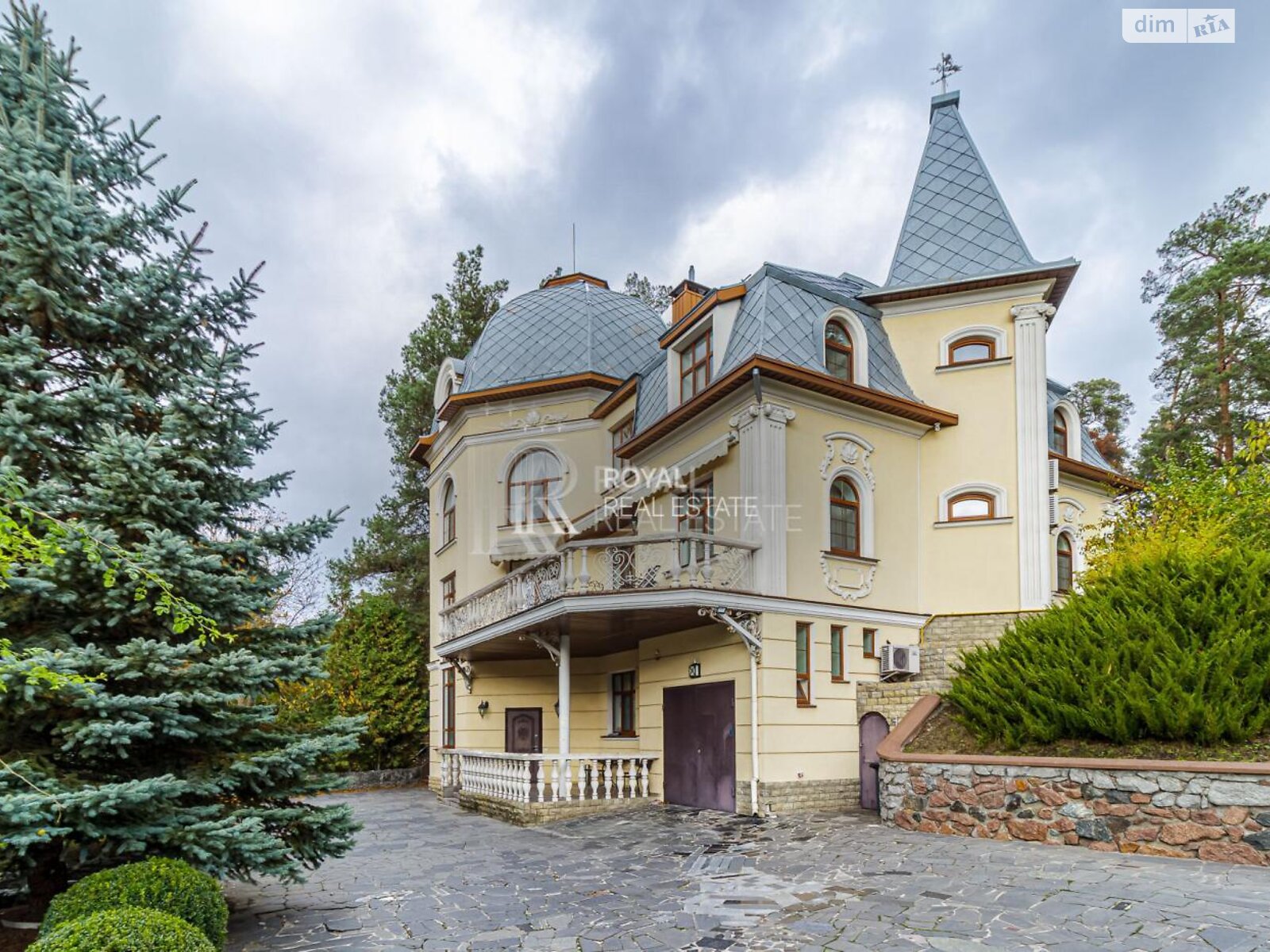 трехэтажный дом с верандой, 500 кв. м, кирпич. Продажа в Гостомеле фото 1