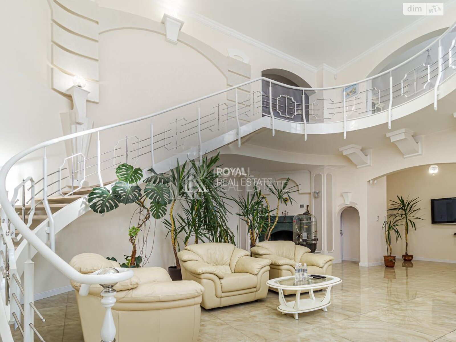 трехэтажный дом с верандой, 500 кв. м, кирпич. Продажа в Гостомеле фото 1