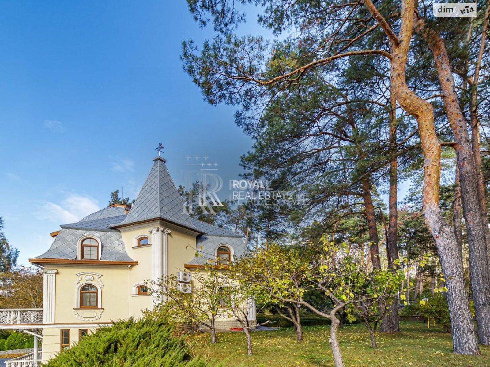 трехэтажный дом с верандой, 500 кв. м, кирпич. Продажа в Гостомеле фото 1