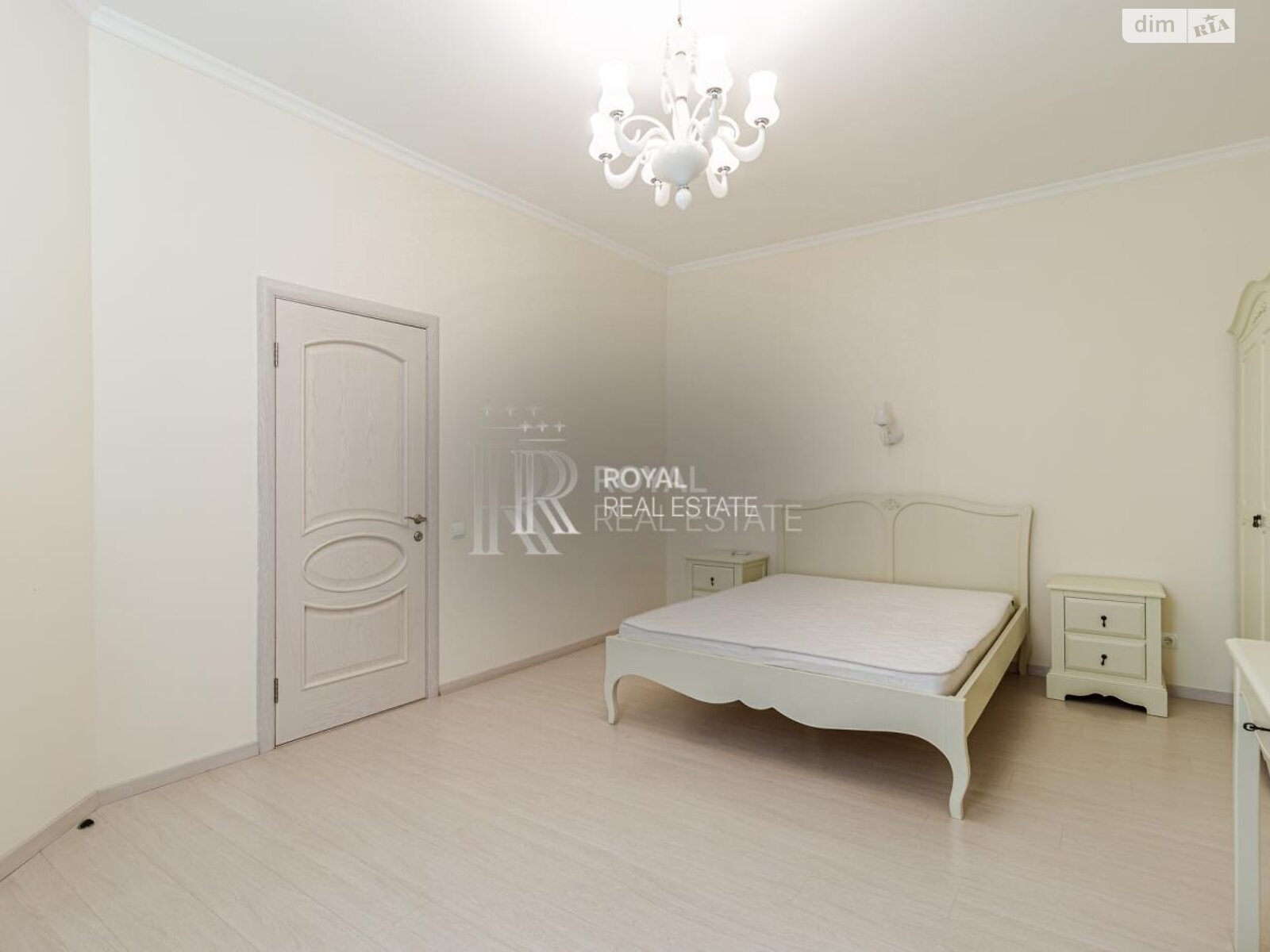 трехэтажный дом с верандой, 500 кв. м, кирпич. Продажа в Гостомеле фото 1
