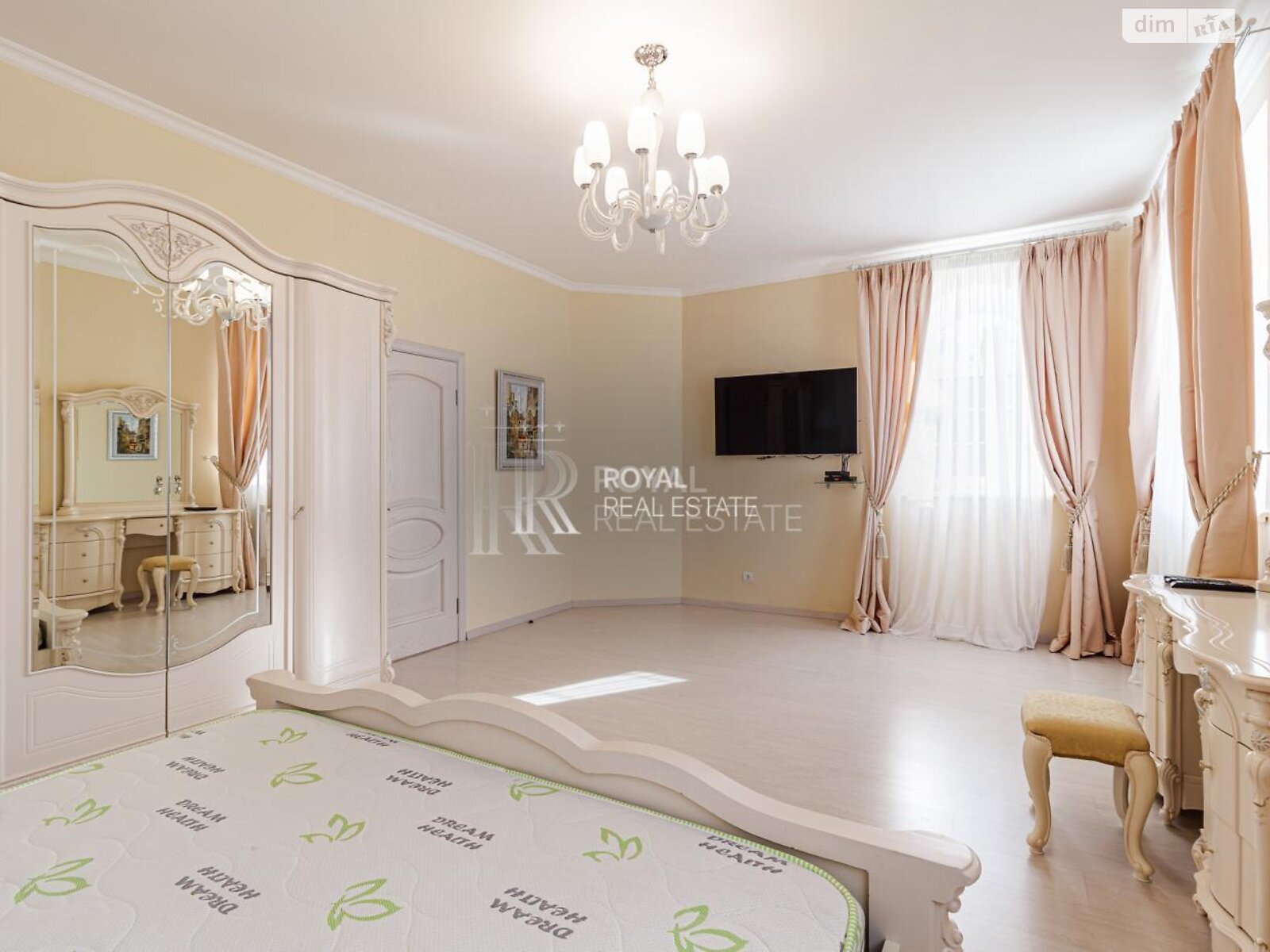 трехэтажный дом с верандой, 500 кв. м, кирпич. Продажа в Гостомеле фото 1