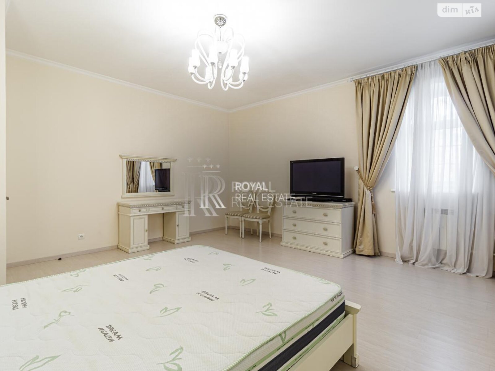 трехэтажный дом с верандой, 500 кв. м, кирпич. Продажа в Гостомеле фото 1