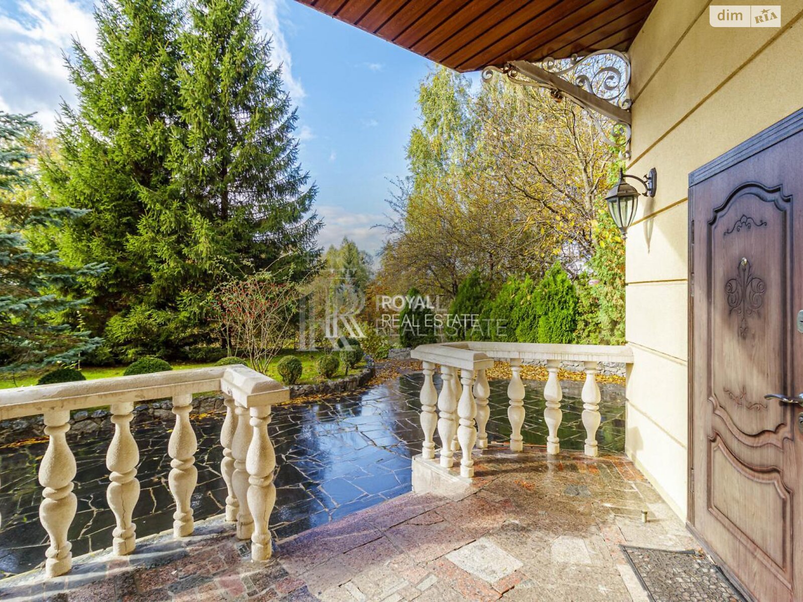 трехэтажный дом с верандой, 500 кв. м, кирпич. Продажа в Гостомеле фото 1