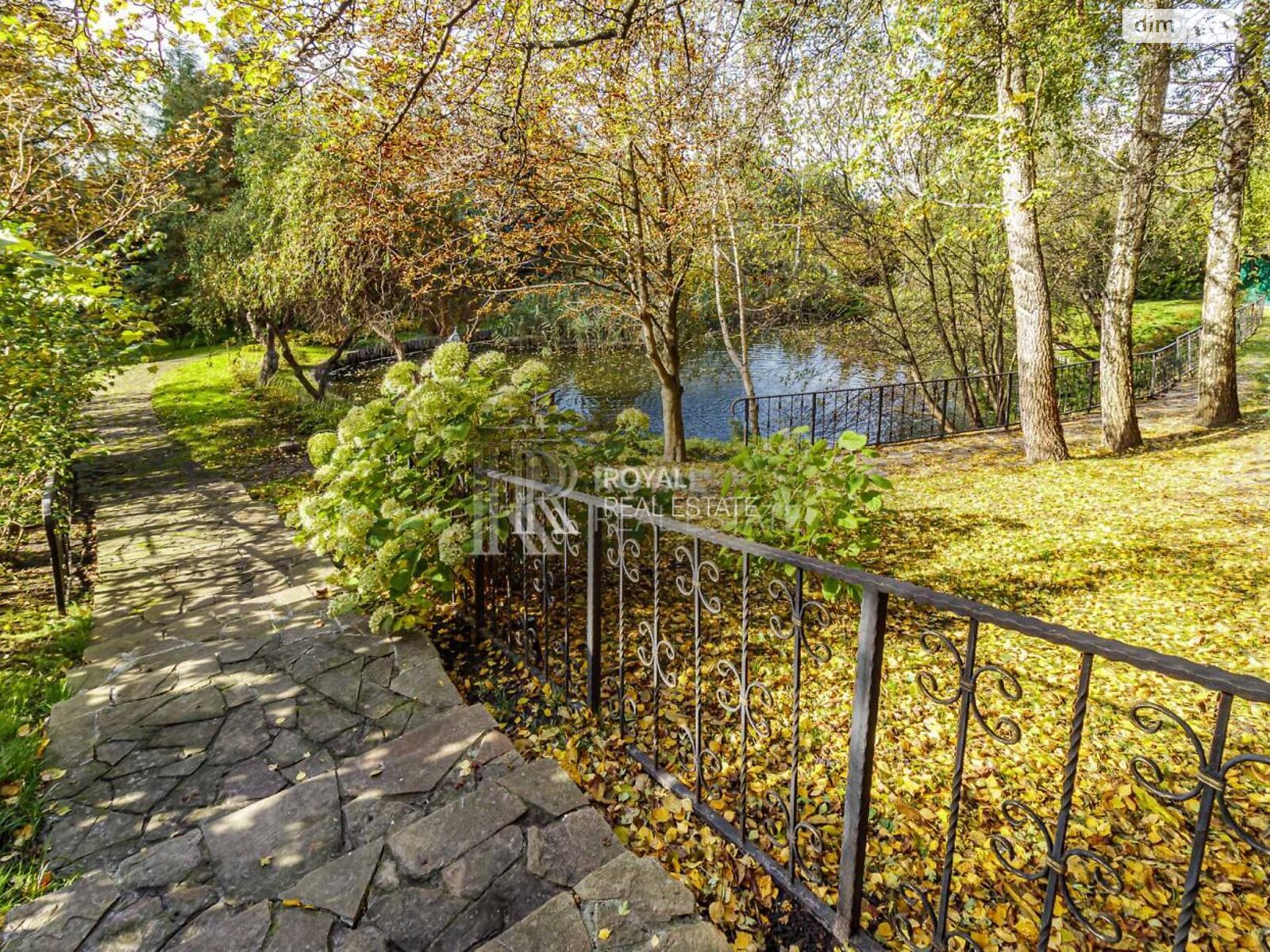 трехэтажный дом с верандой, 500 кв. м, кирпич. Продажа в Гостомеле фото 1