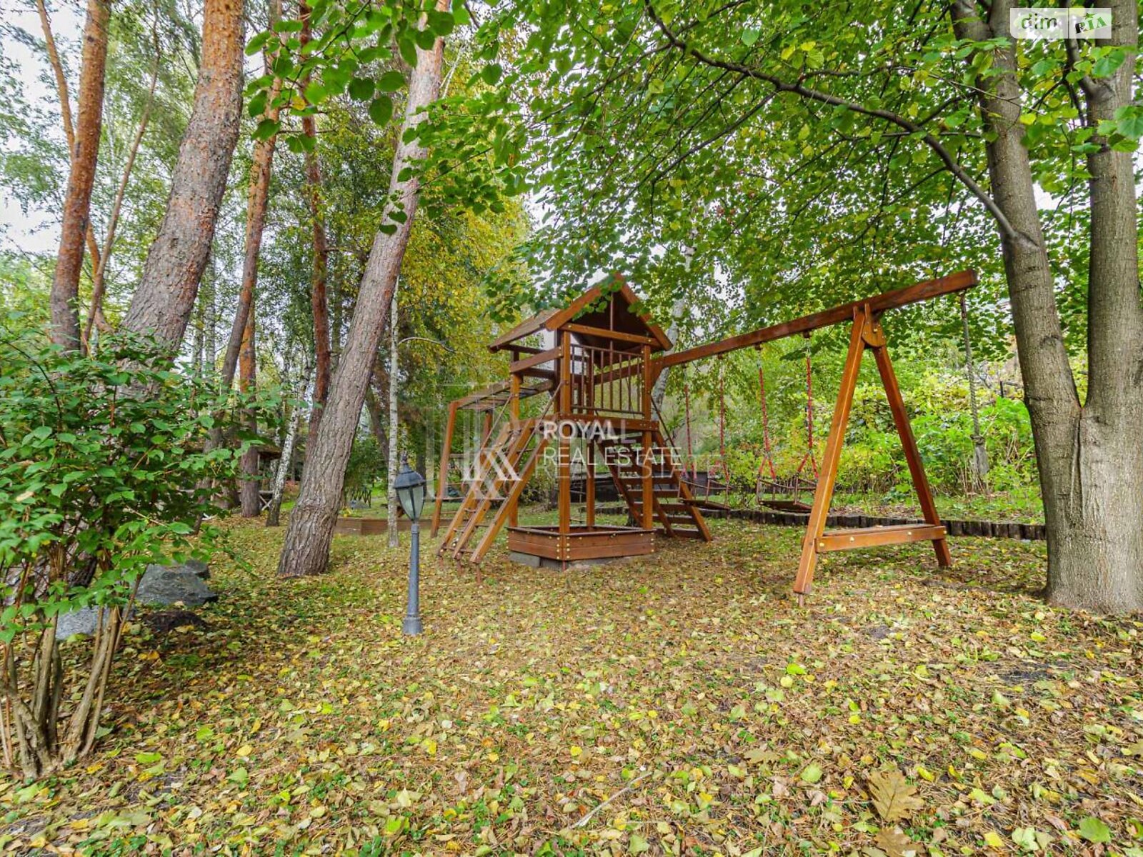 трехэтажный дом с верандой, 500 кв. м, кирпич. Продажа в Гостомеле фото 1