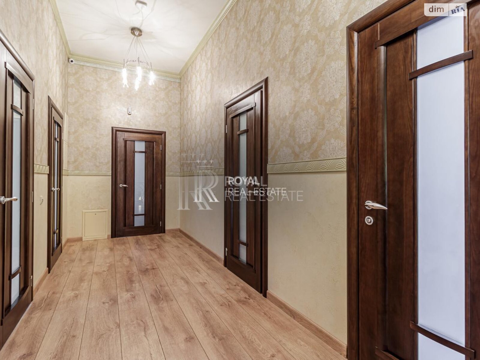 двухэтажный дом с верандой, 500 кв. м, кирпич. Продажа в Гостомеле фото 1 двухэтажный дом с верандой, 500 кв. м, кирпич. Продажа в Гостомеле фото 1